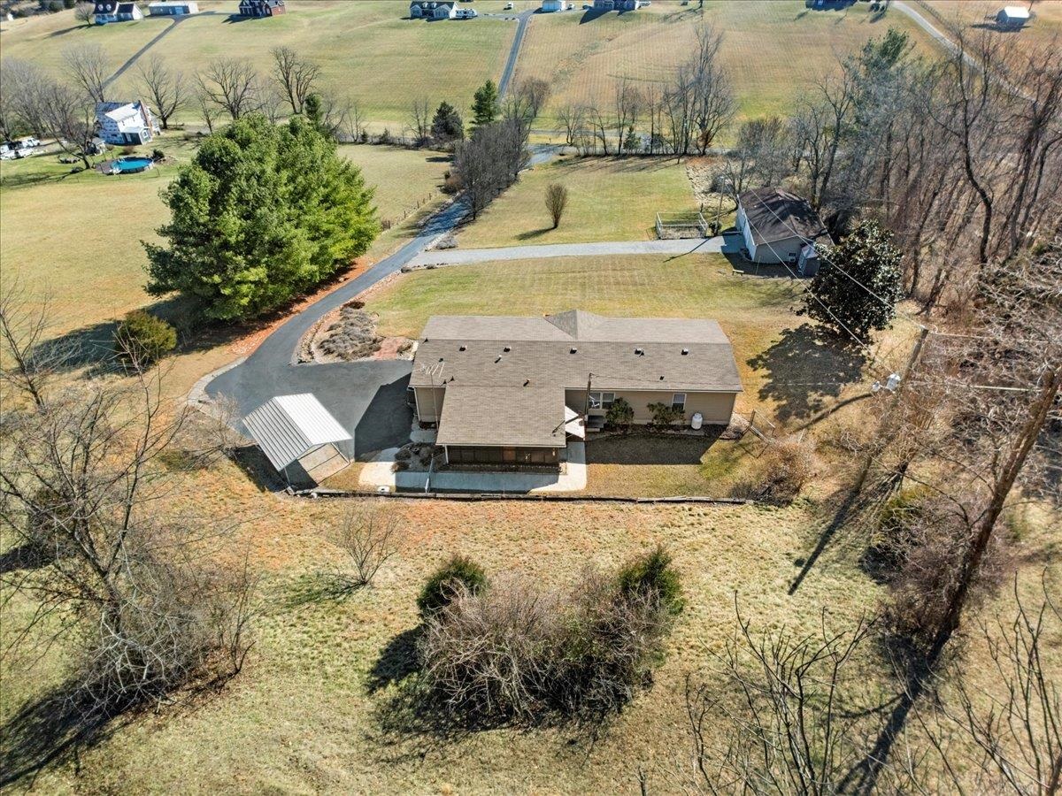 4805 Shelburne Road Radford VA 24141