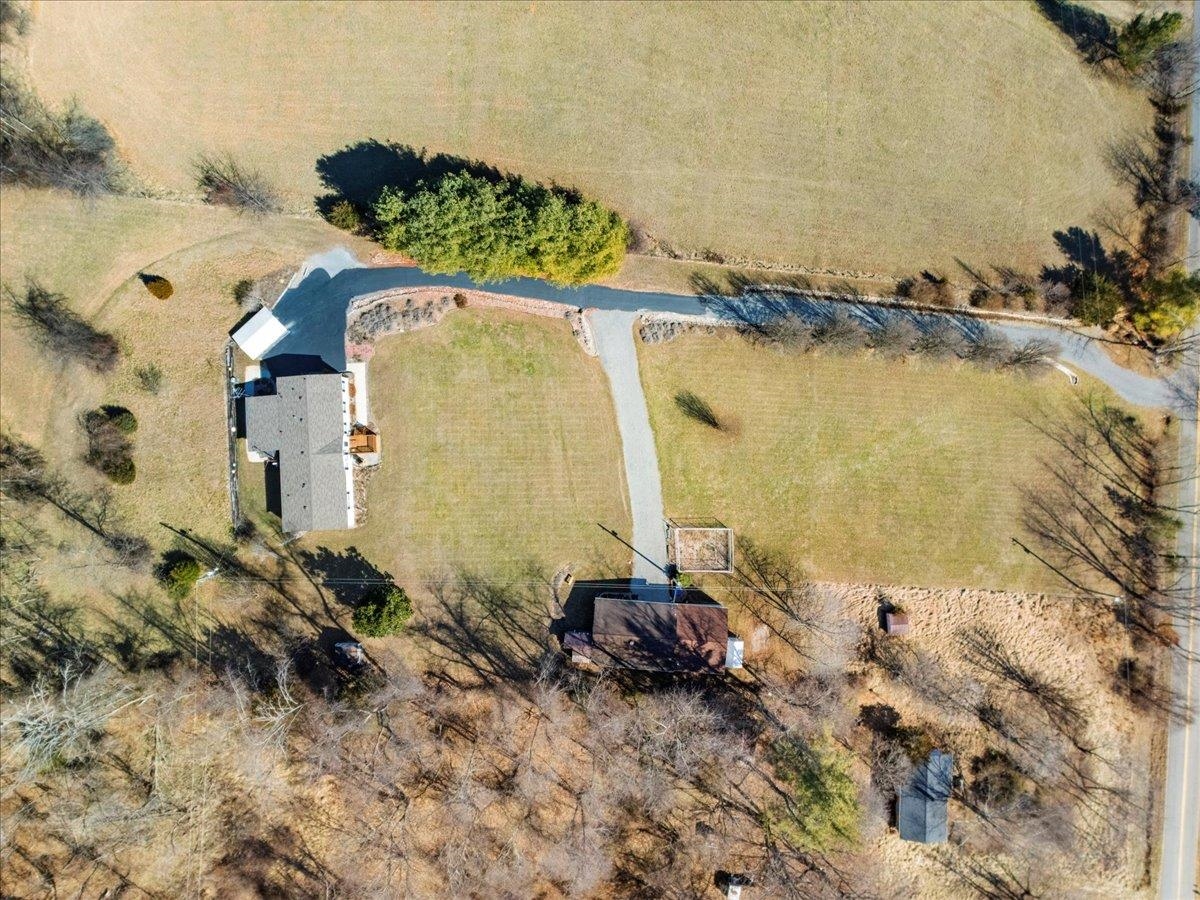 4805 Shelburne Road Radford VA 24141
