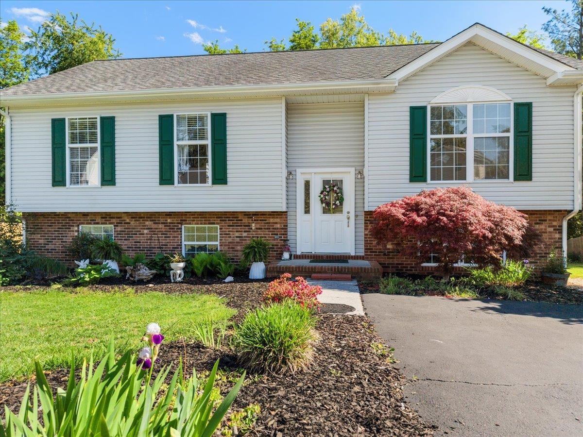 650 Warren Court Christiansburg VA 24073
