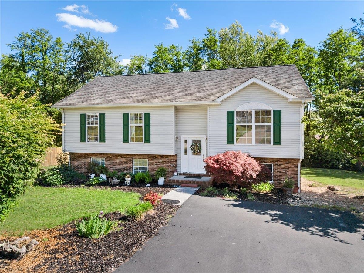 650 Warren Court Christiansburg VA 24073