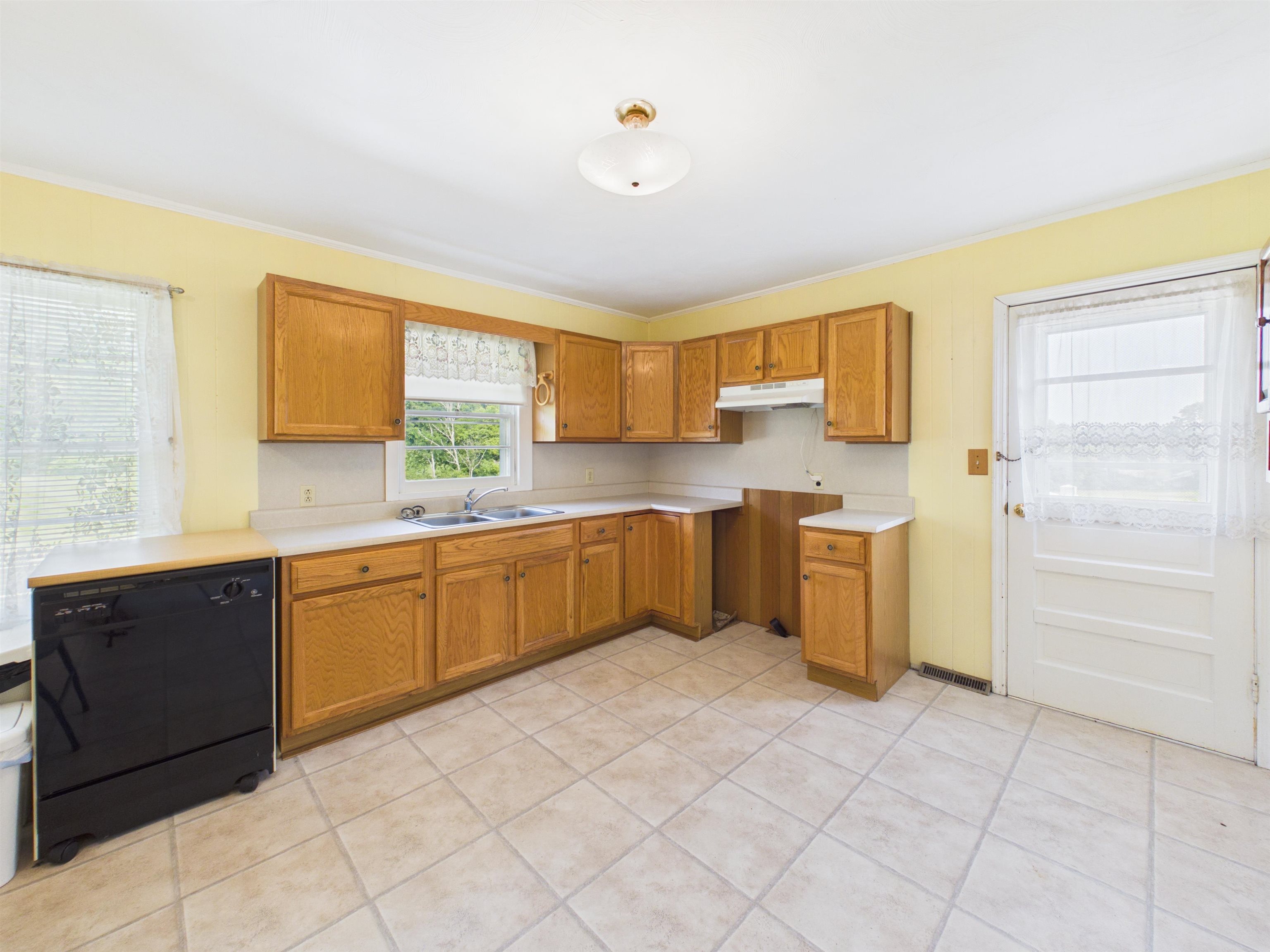 878 Sugar Tree Road SW Willis VA 24380