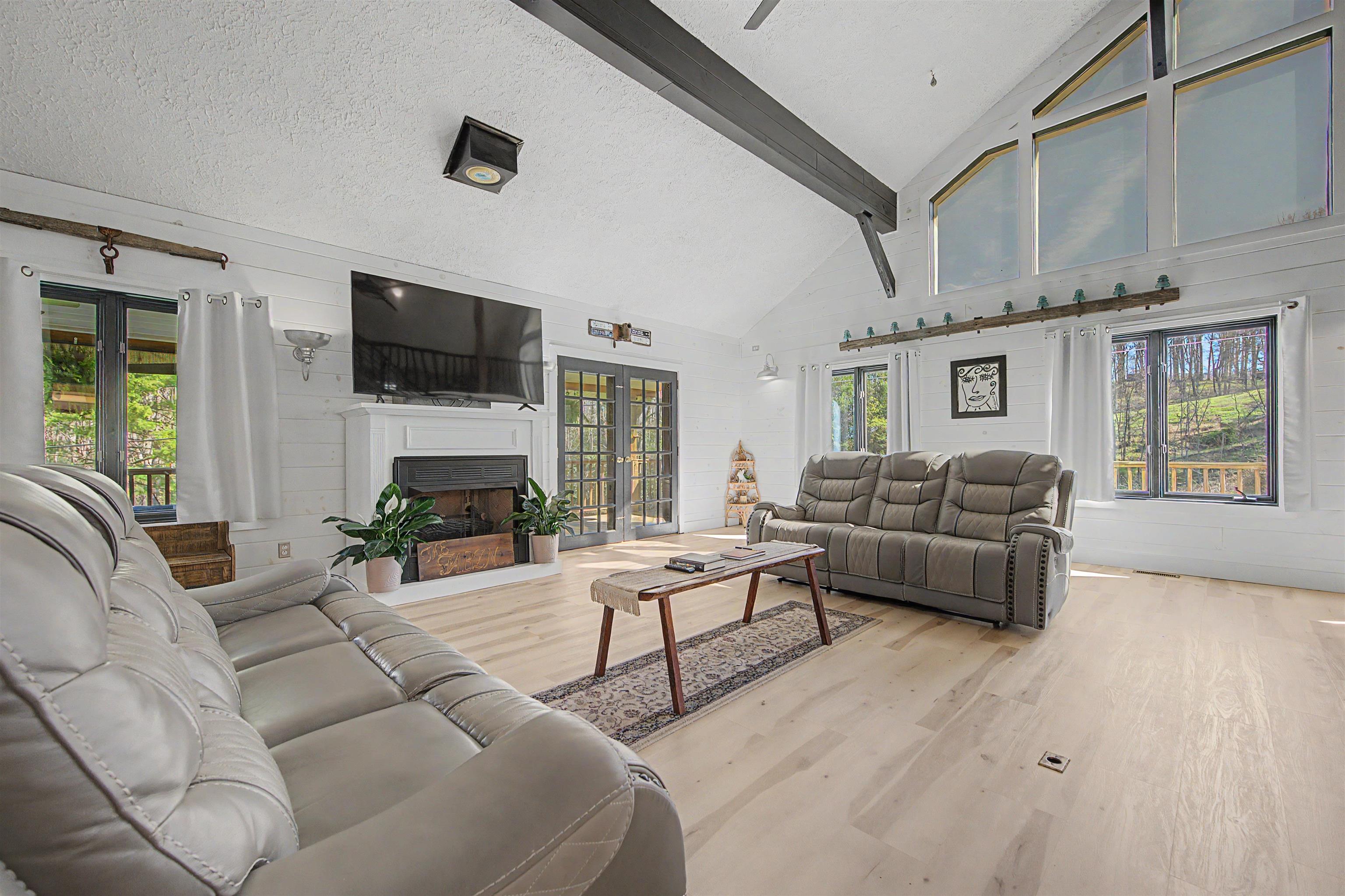 434 Glenwood Road Troutdale VA 24378