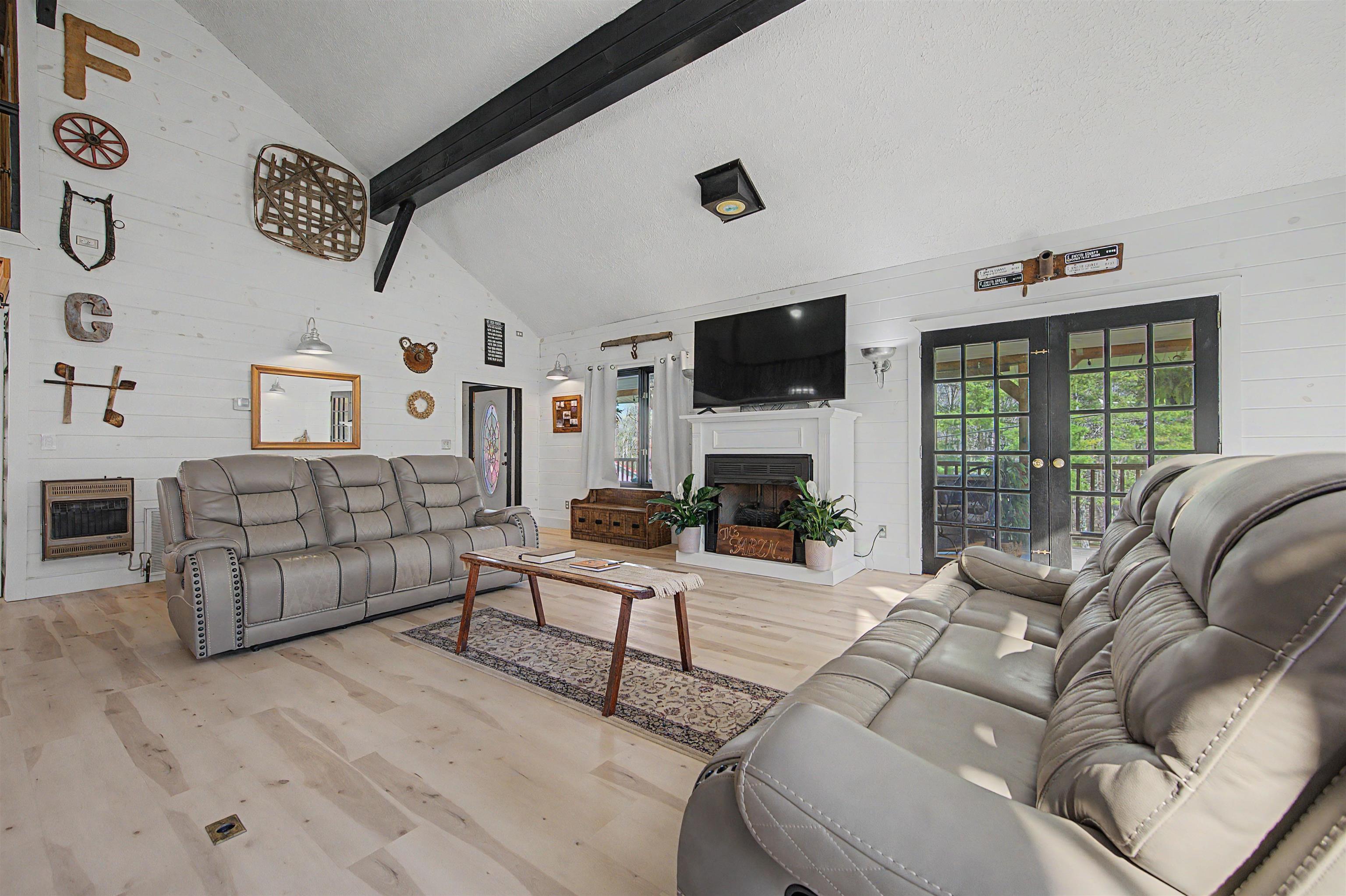 434 Glenwood Road Troutdale VA 24378