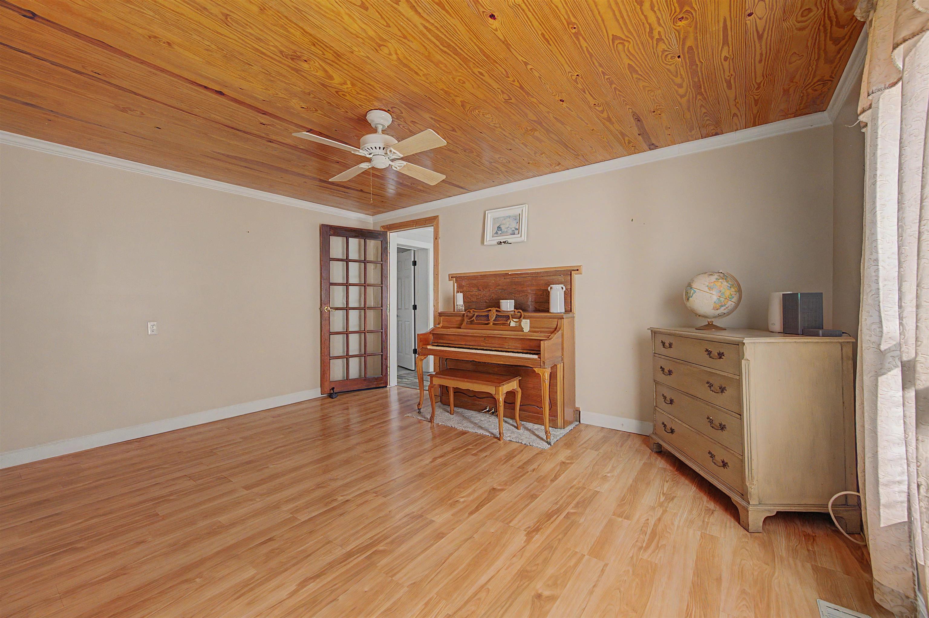 434 Glenwood Road Troutdale VA 24378