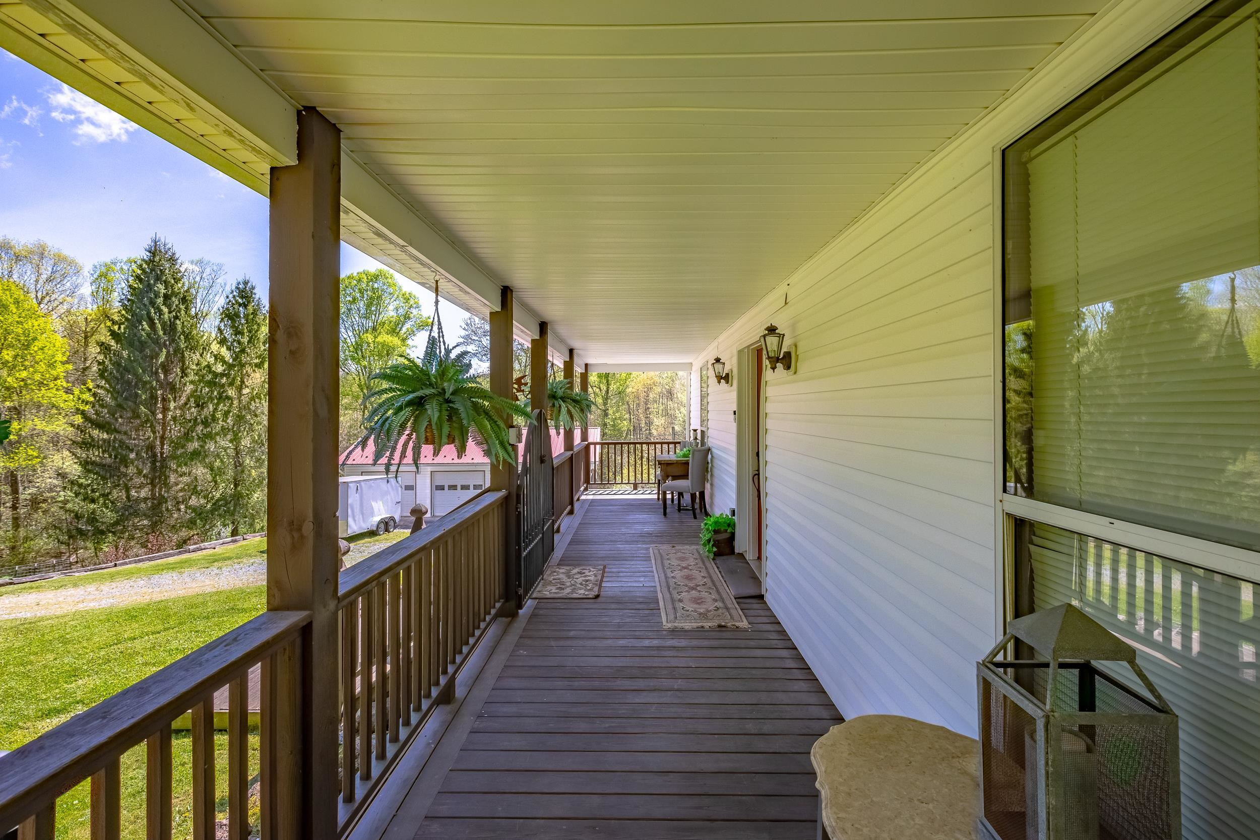 434 Glenwood Road Troutdale VA 24378