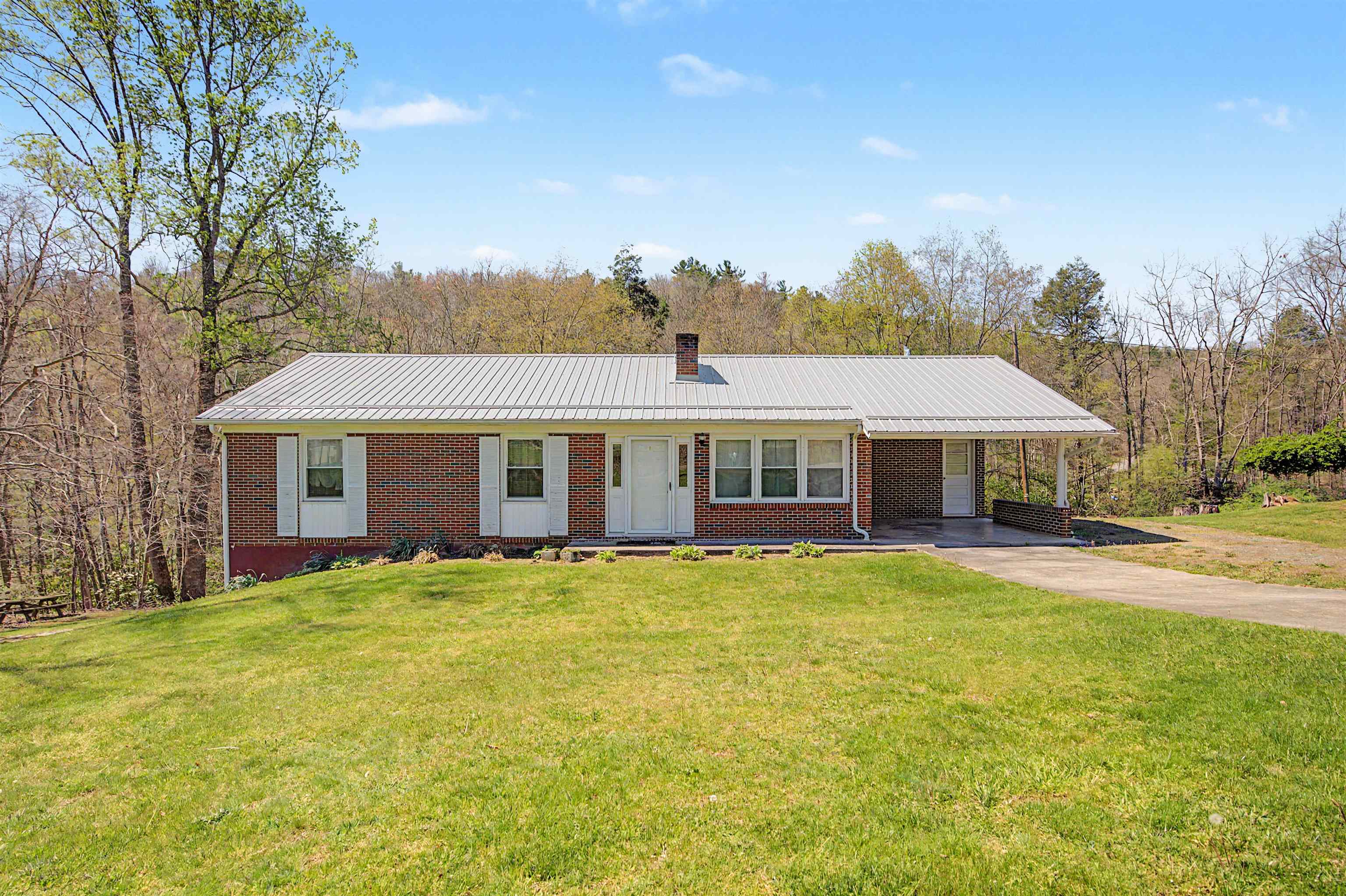 6921 Ivanhoe Road Ivanhoe VA 24350