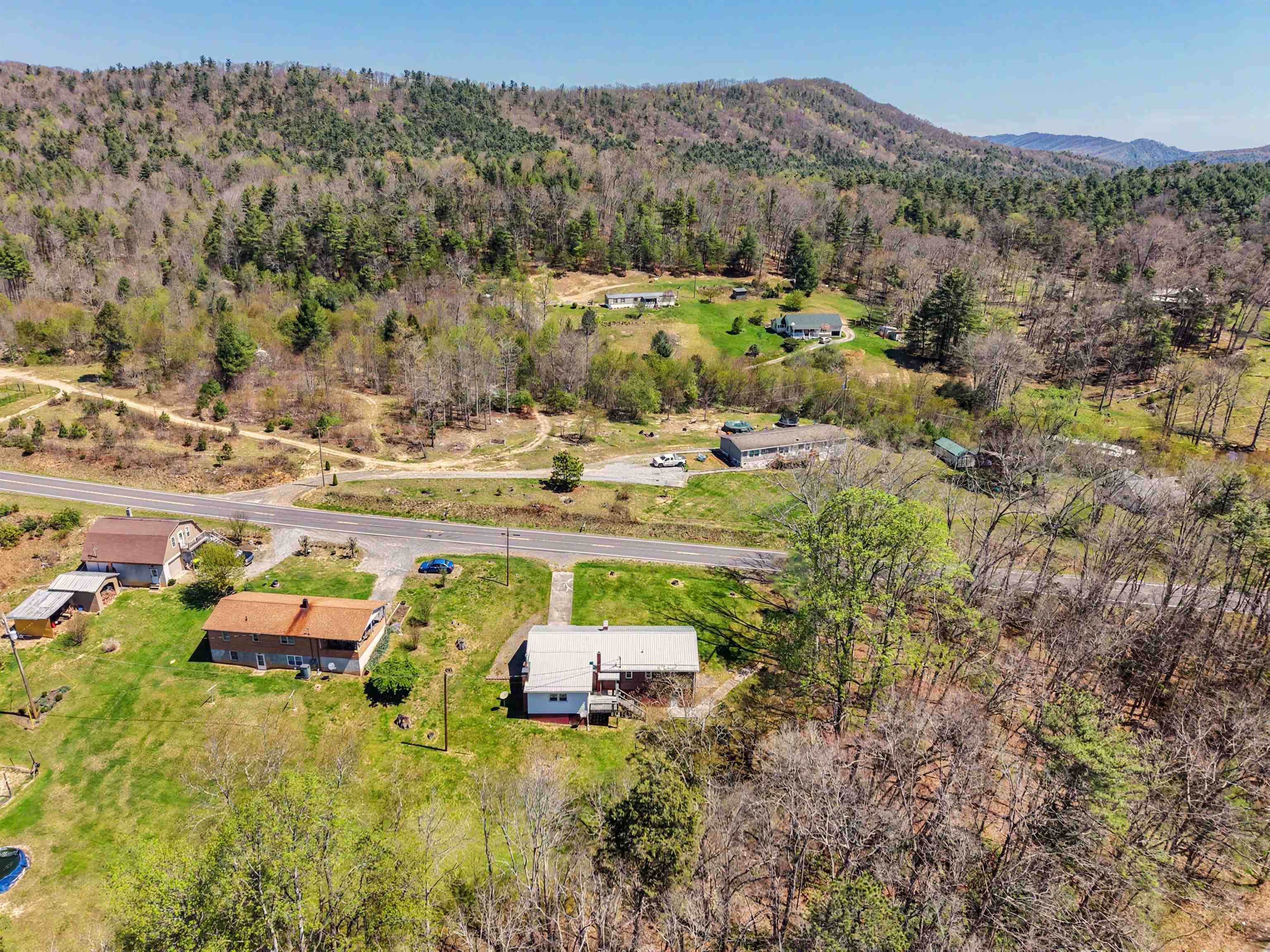 6921 Ivanhoe Road Ivanhoe VA 24350