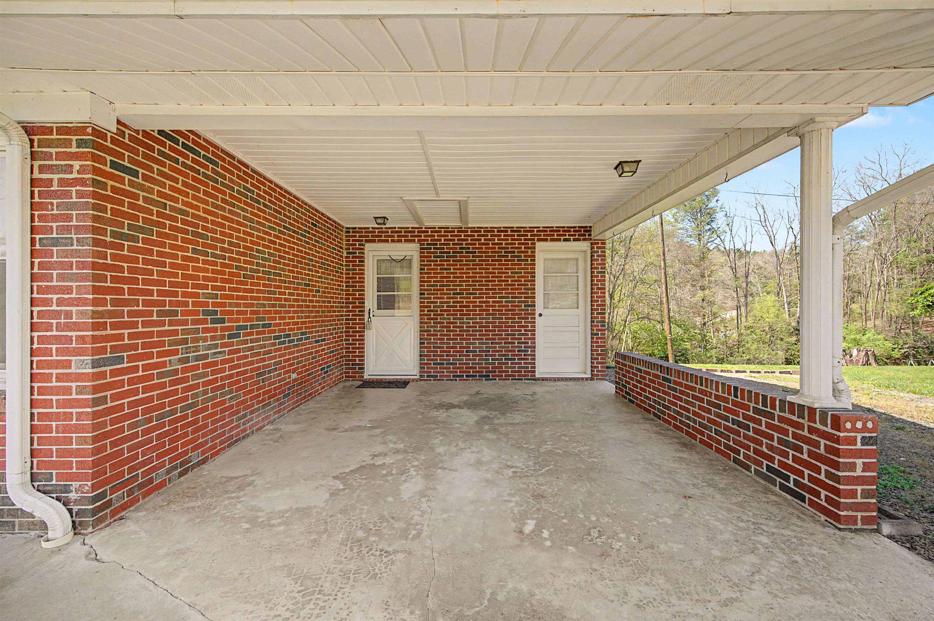 6921 Ivanhoe Road Ivanhoe VA 24350