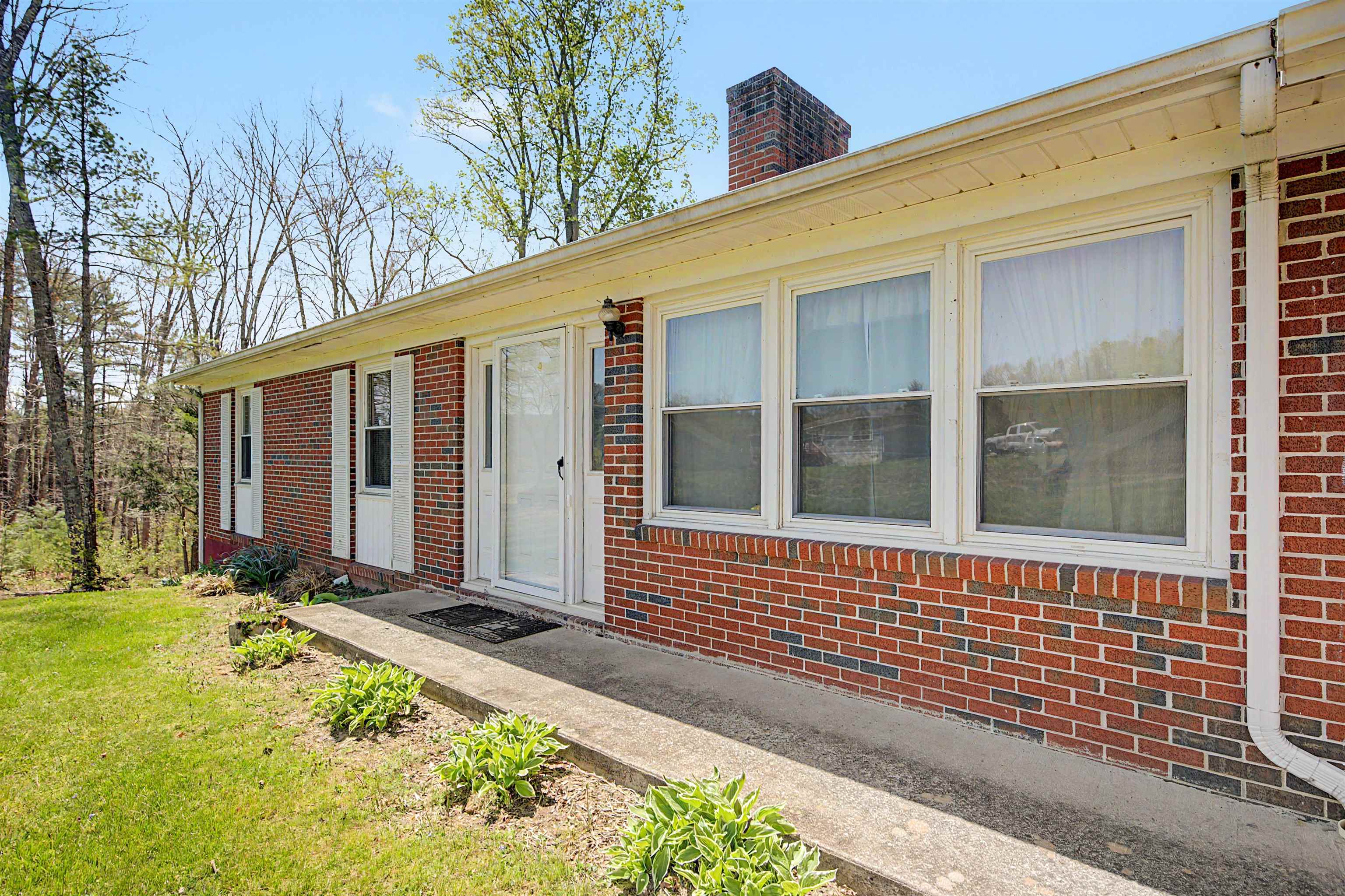 6921 Ivanhoe Road Ivanhoe VA 24350