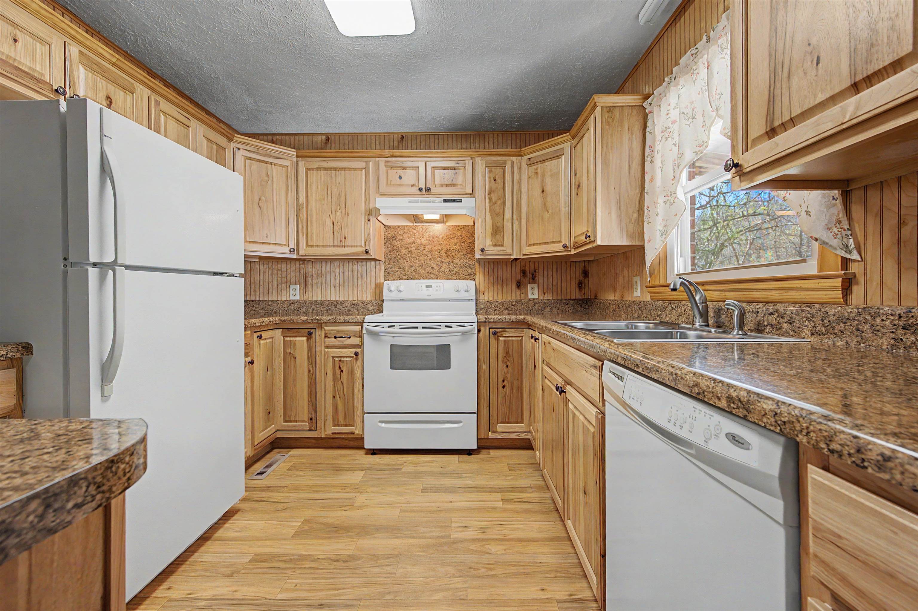 6921 Ivanhoe Road Ivanhoe VA 24350