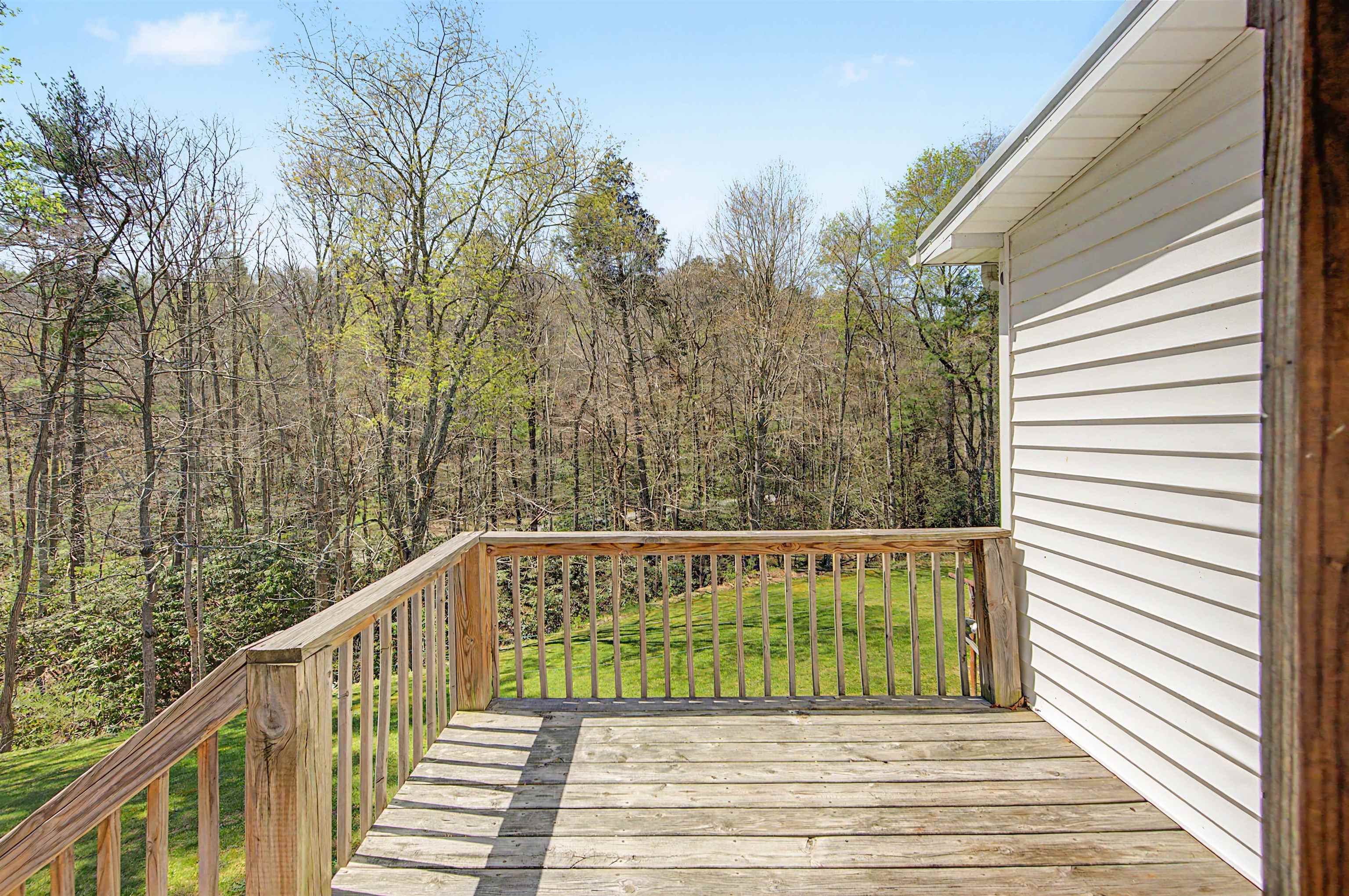 6921 Ivanhoe Road Ivanhoe VA 24350