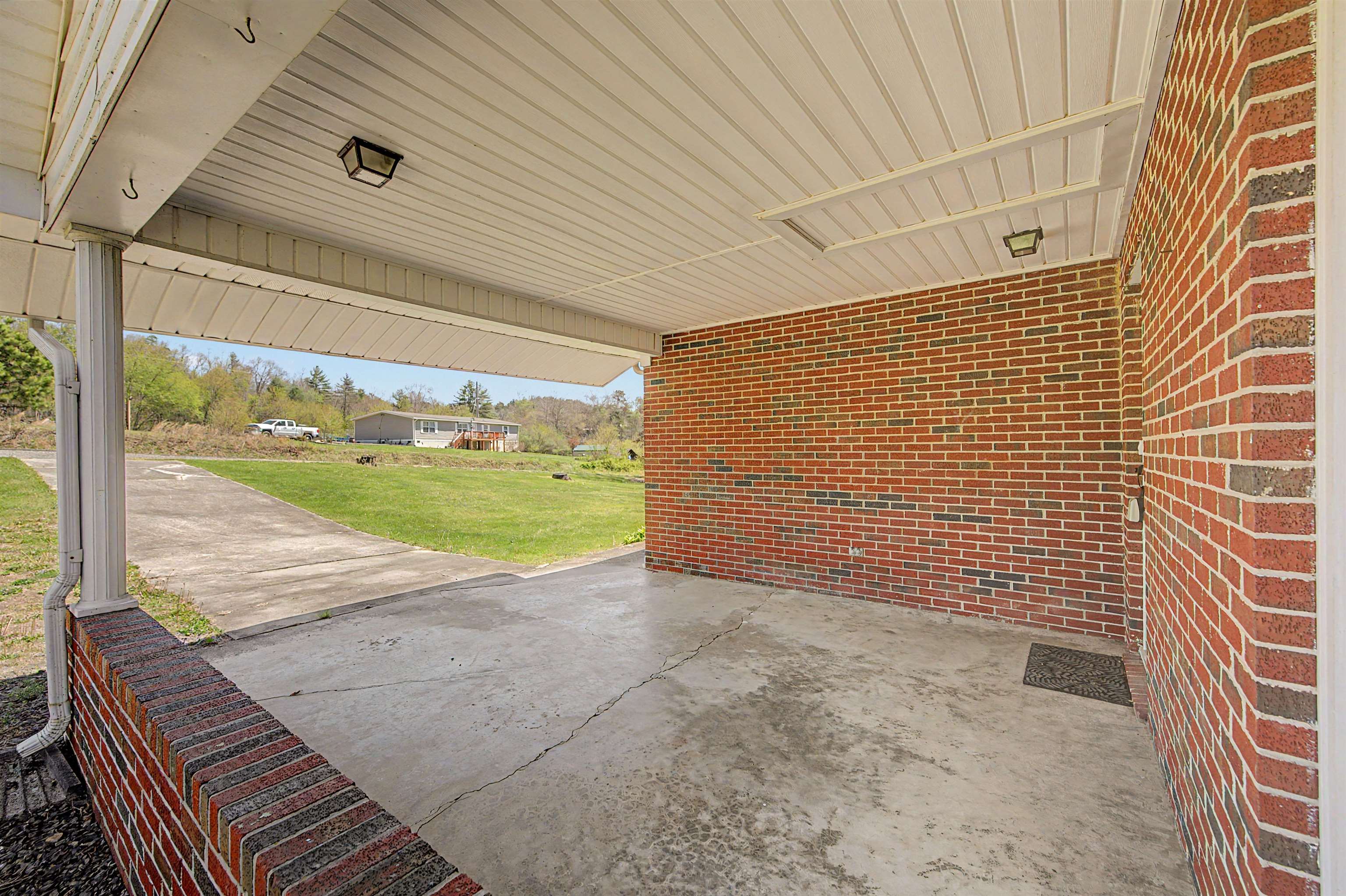 6921 Ivanhoe Road Ivanhoe VA 24350