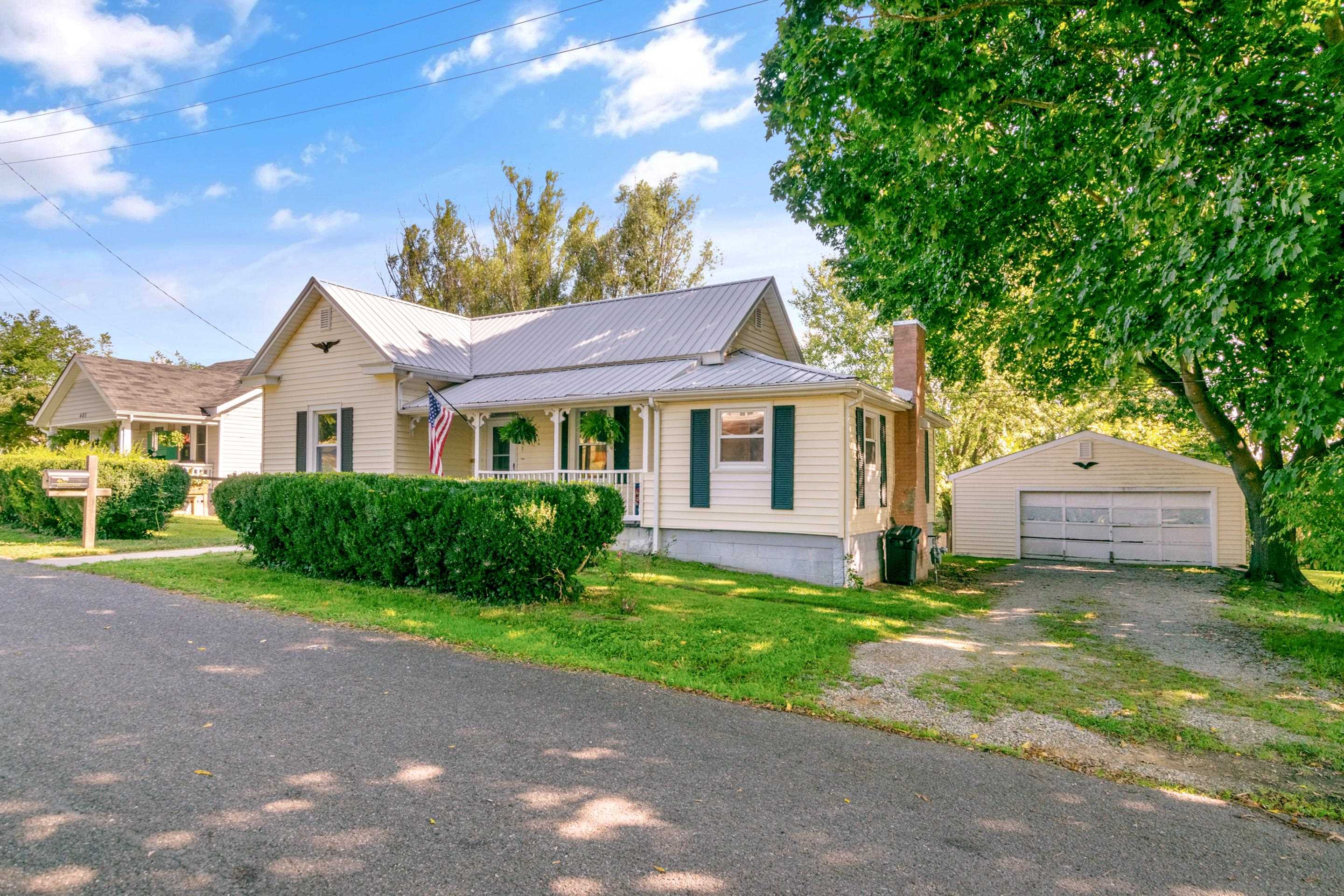 460 N 6th Street Wytheville VA 24382