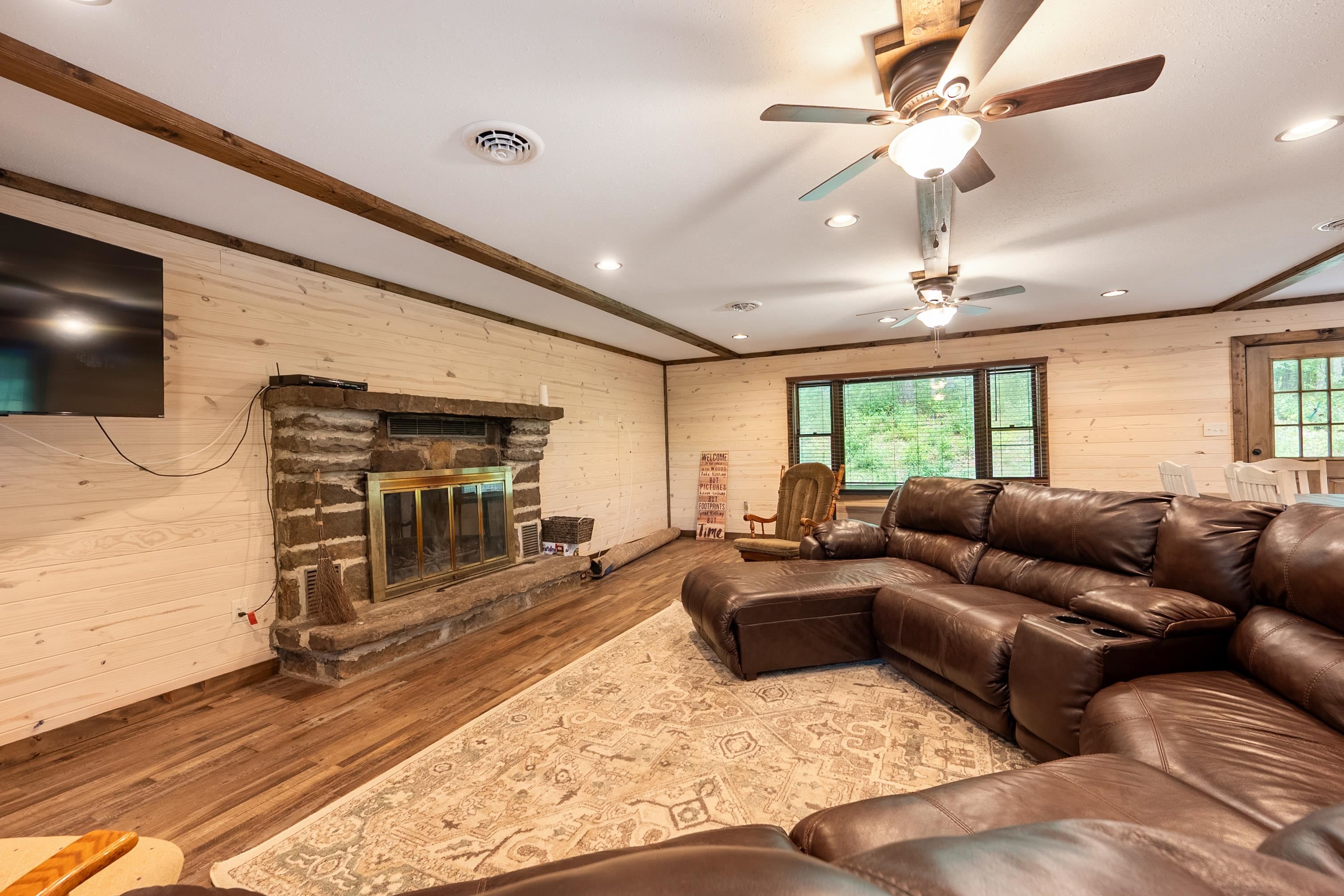 672 Matney Flats Wytheville VA 24382