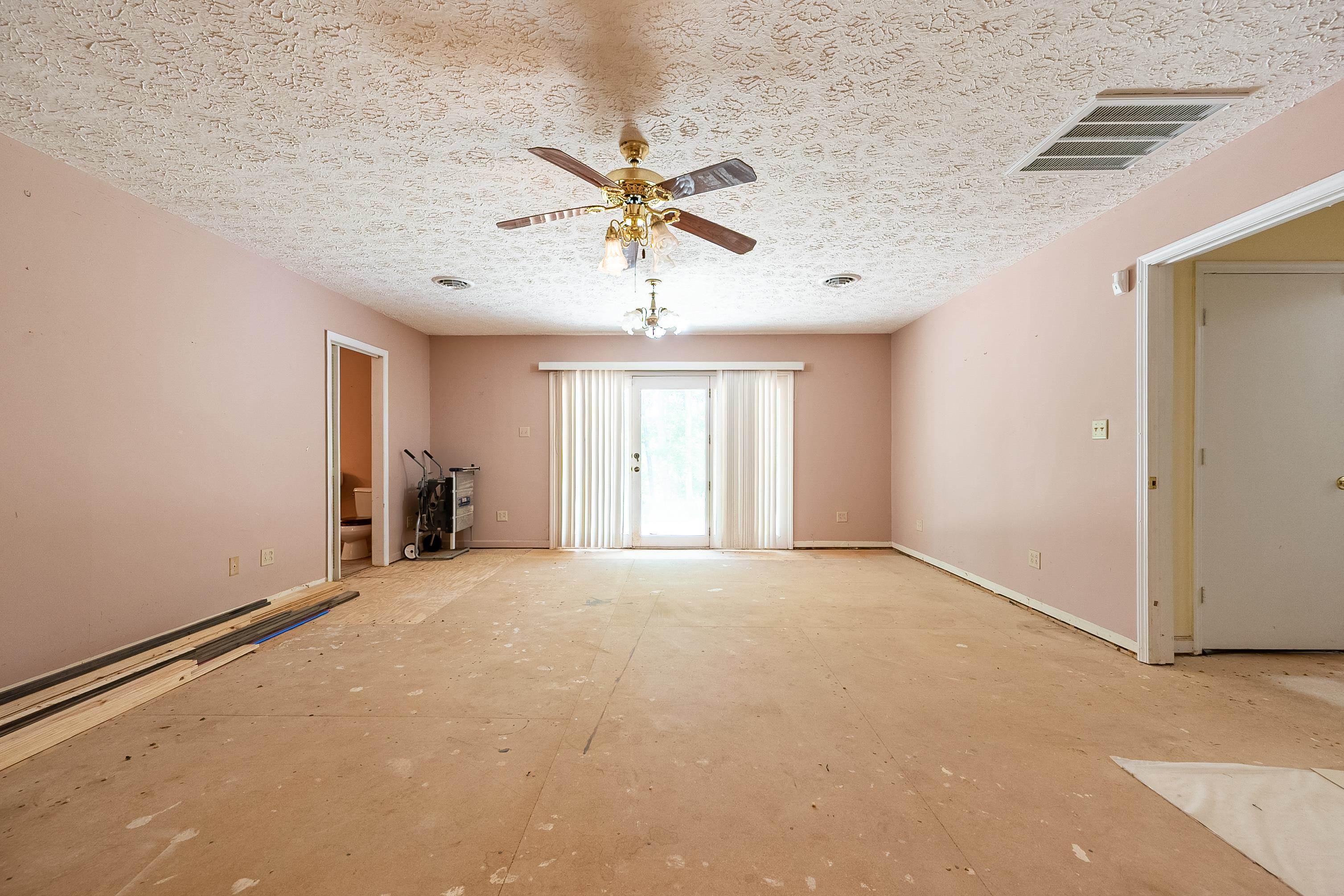 672 Matney Flats Wytheville VA 24382