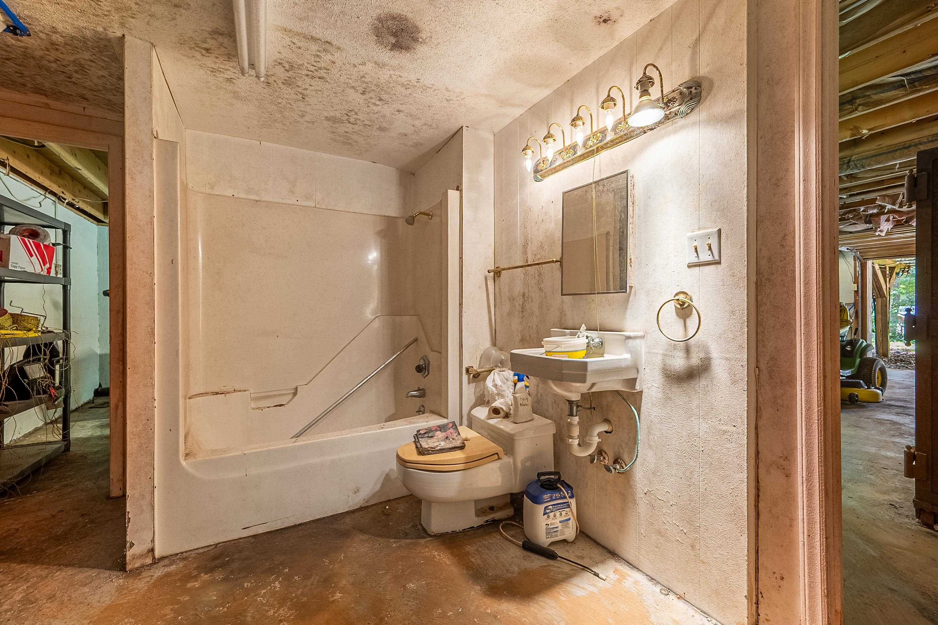 672 Matney Flats Wytheville VA 24382