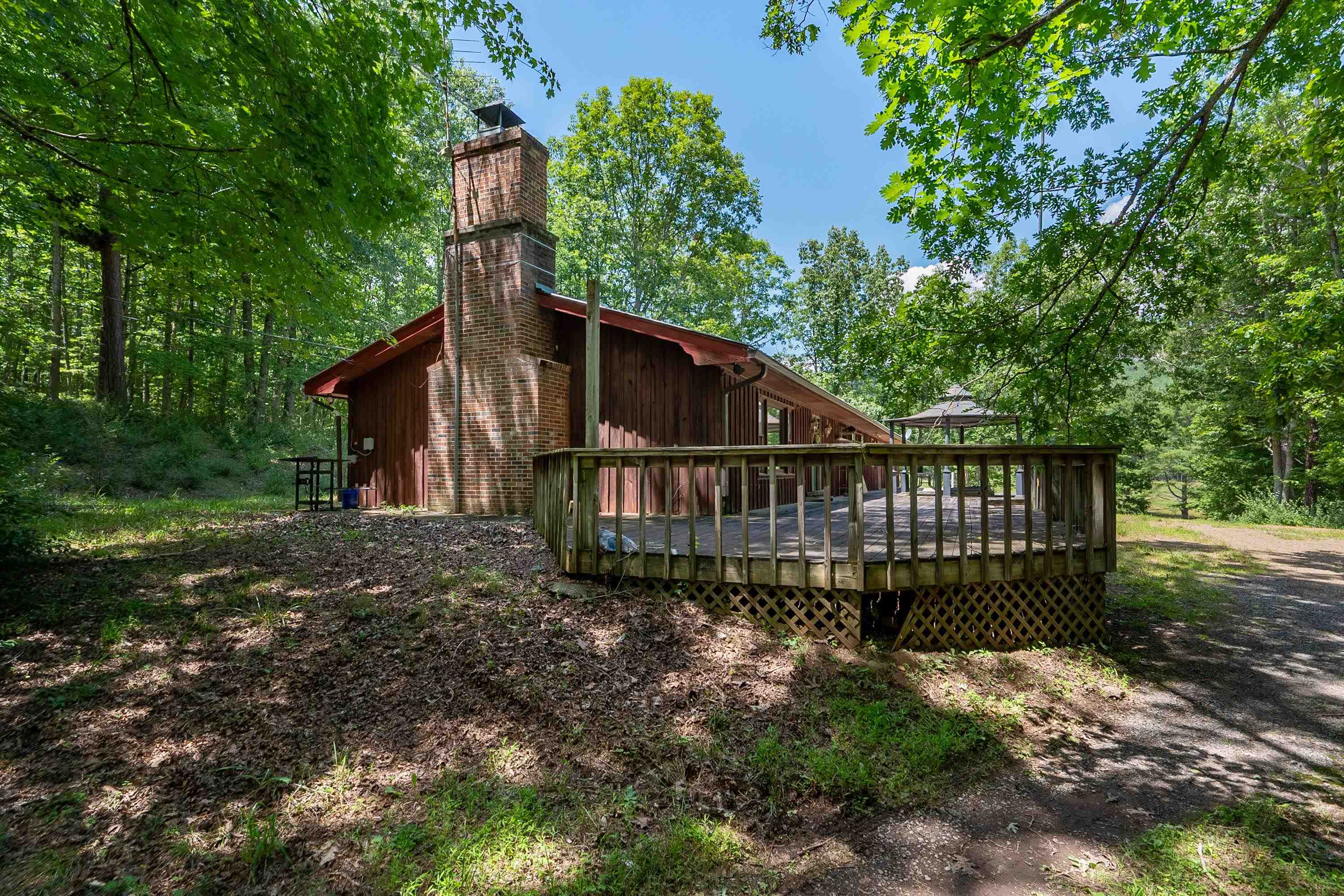 672 Matney Flats Wytheville VA 24382