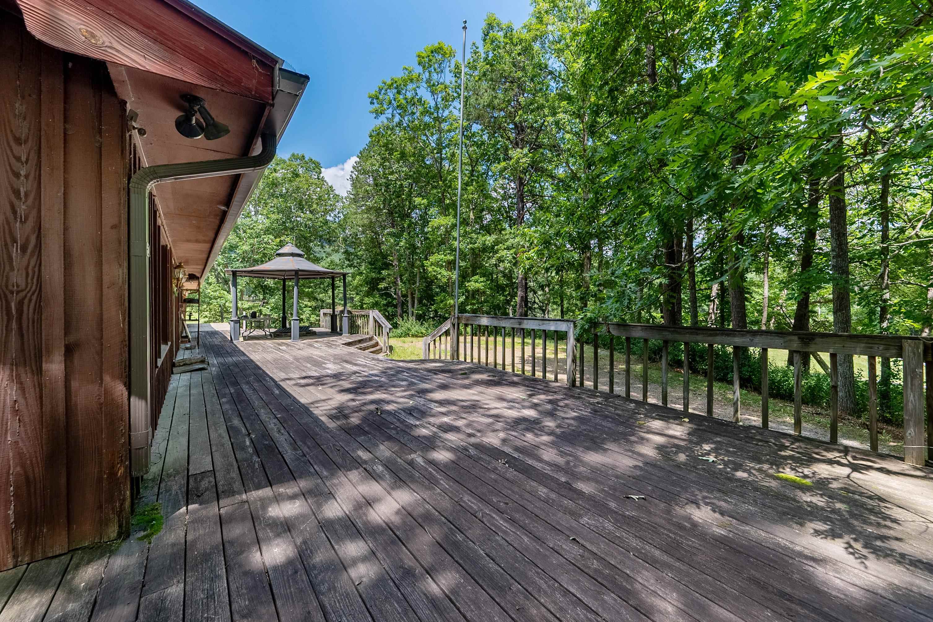 672 Matney Flats Wytheville VA 24382