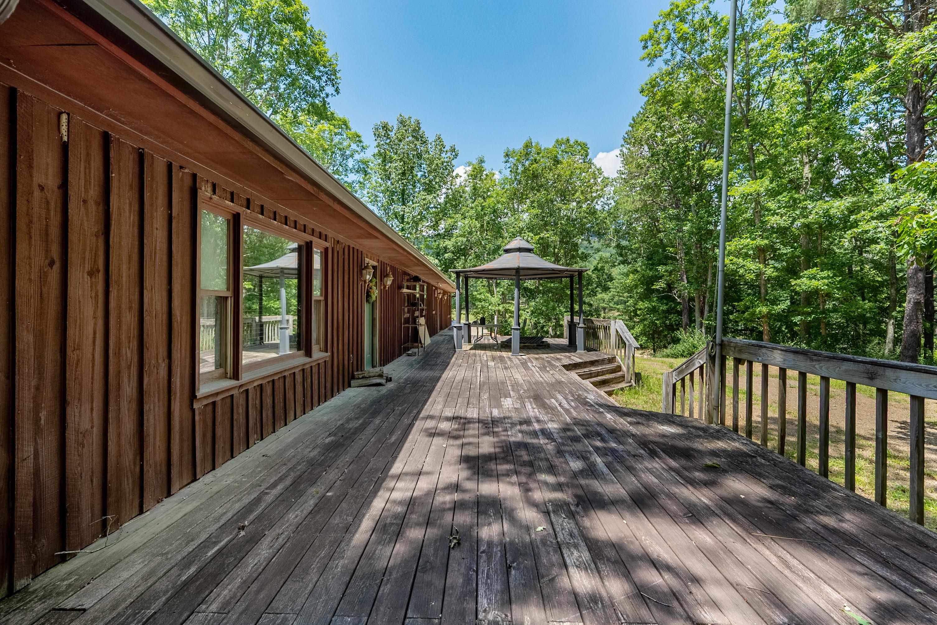 672 Matney Flats Wytheville VA 24382