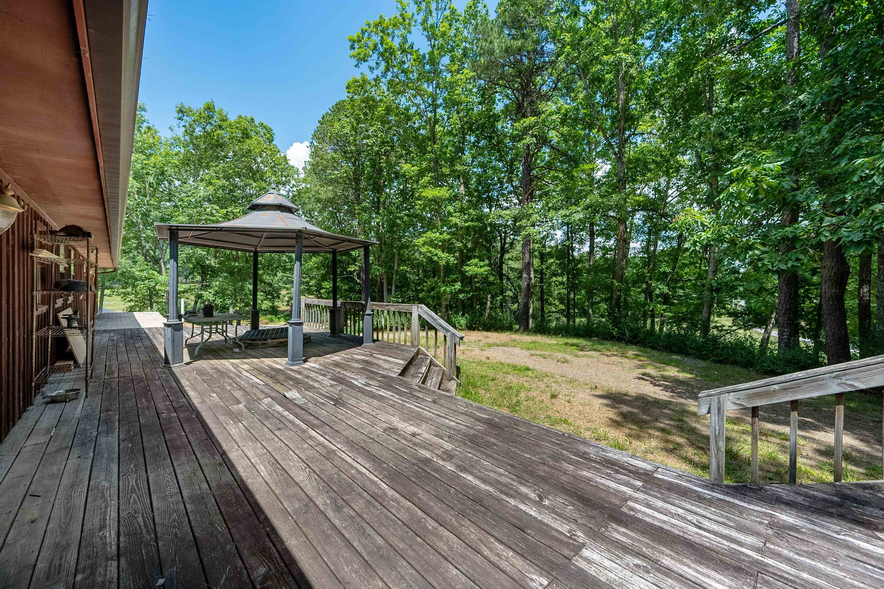 672 Matney Flats Wytheville VA 24382