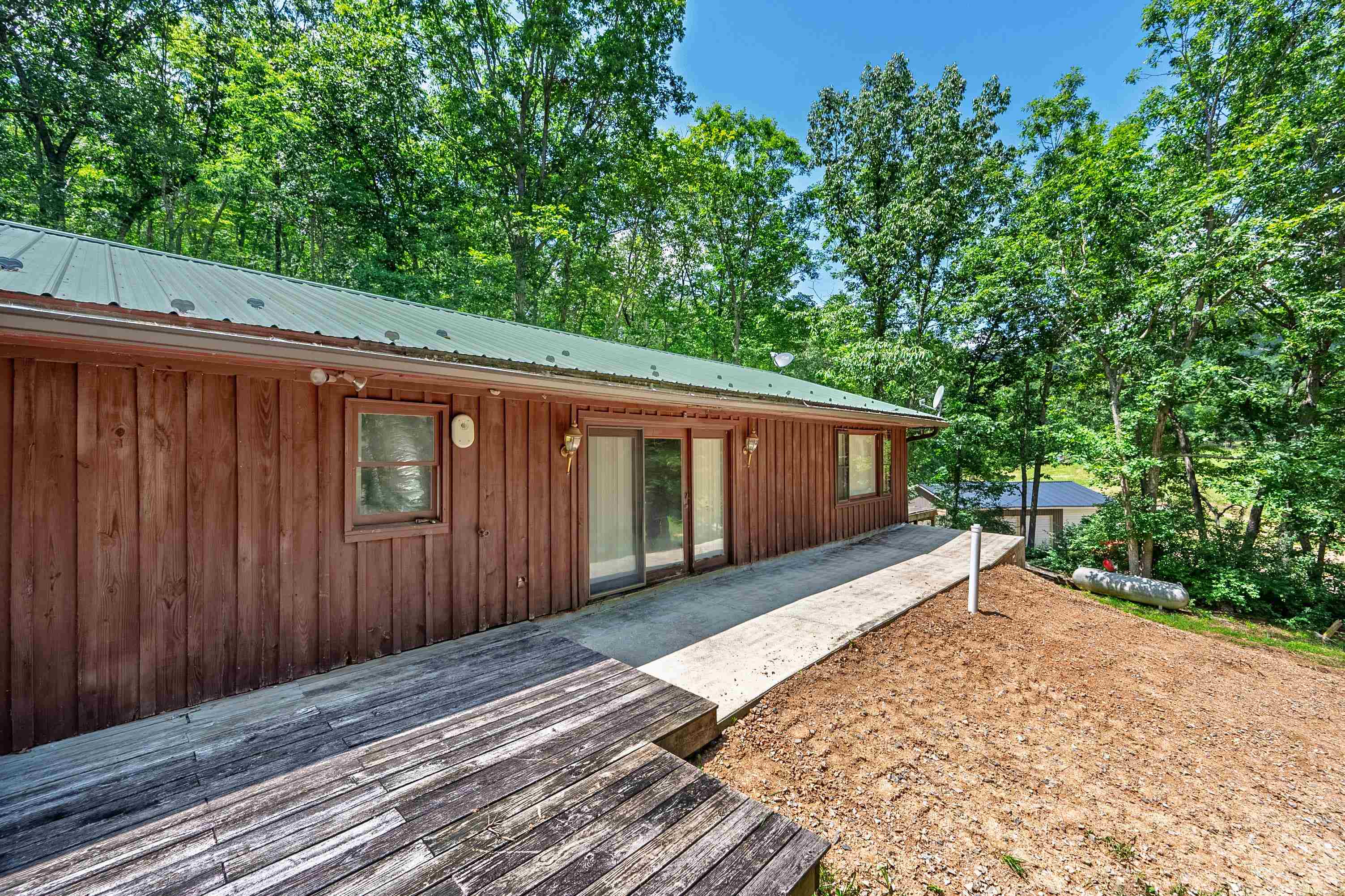 672 Matney Flats Wytheville VA 24382