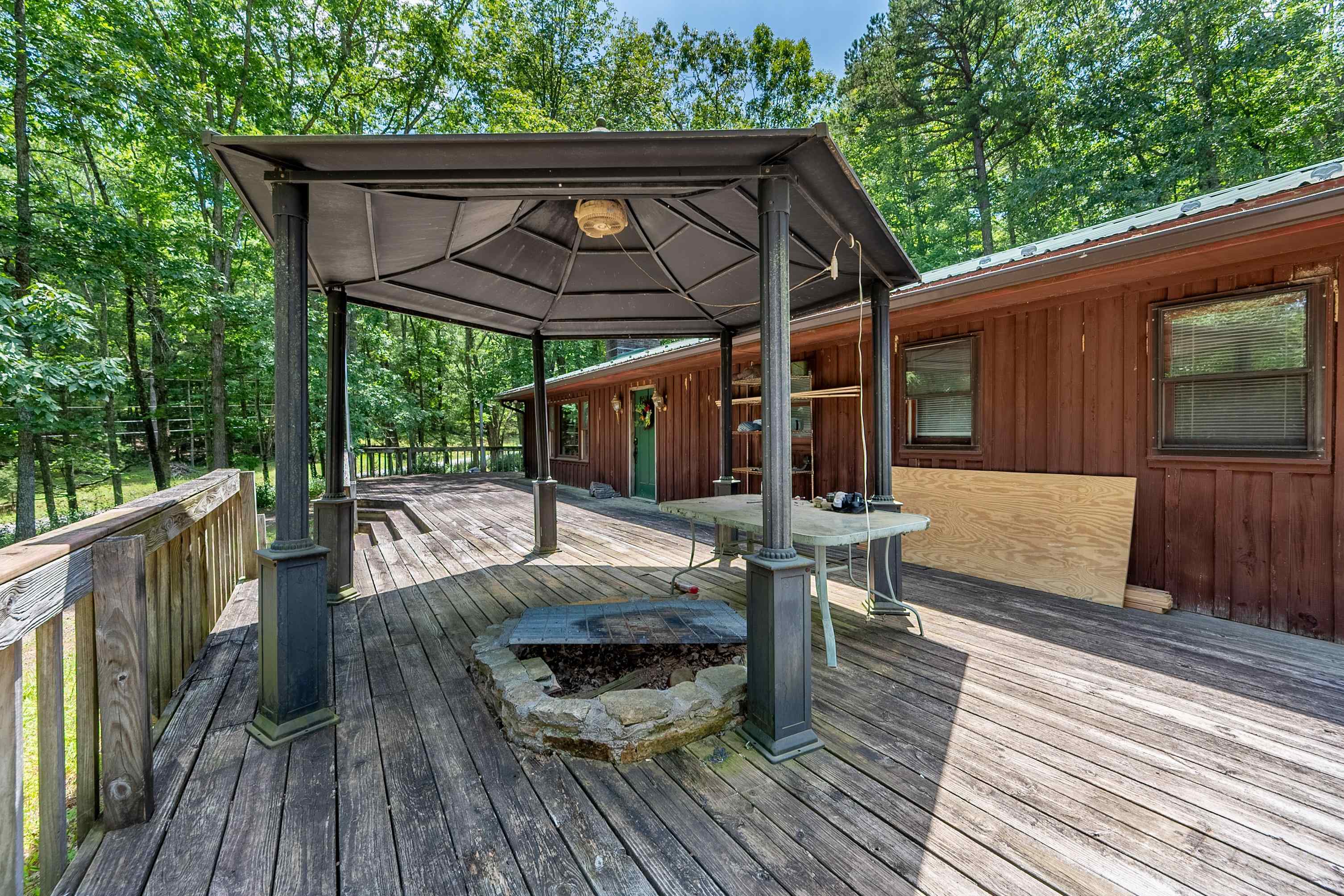 672 Matney Flats Wytheville VA 24382