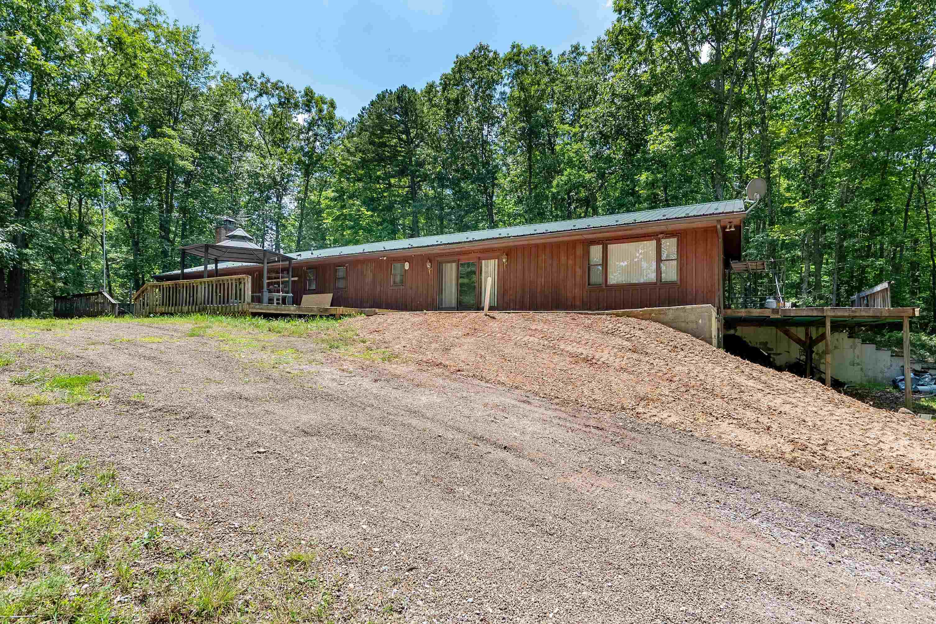 672 Matney Flats Wytheville VA 24382