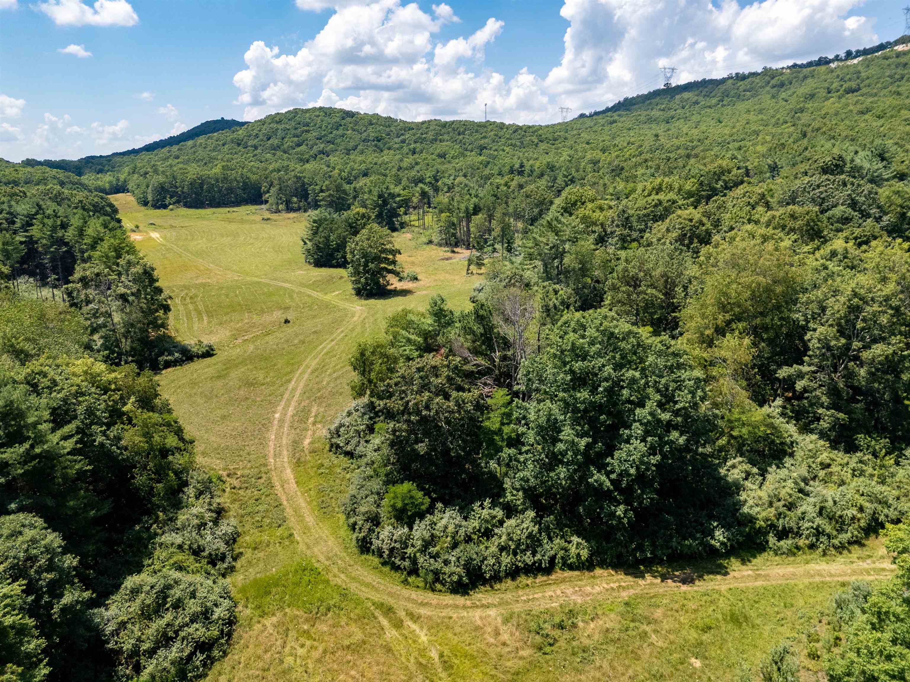 672 Matney Flats Wytheville VA 24382