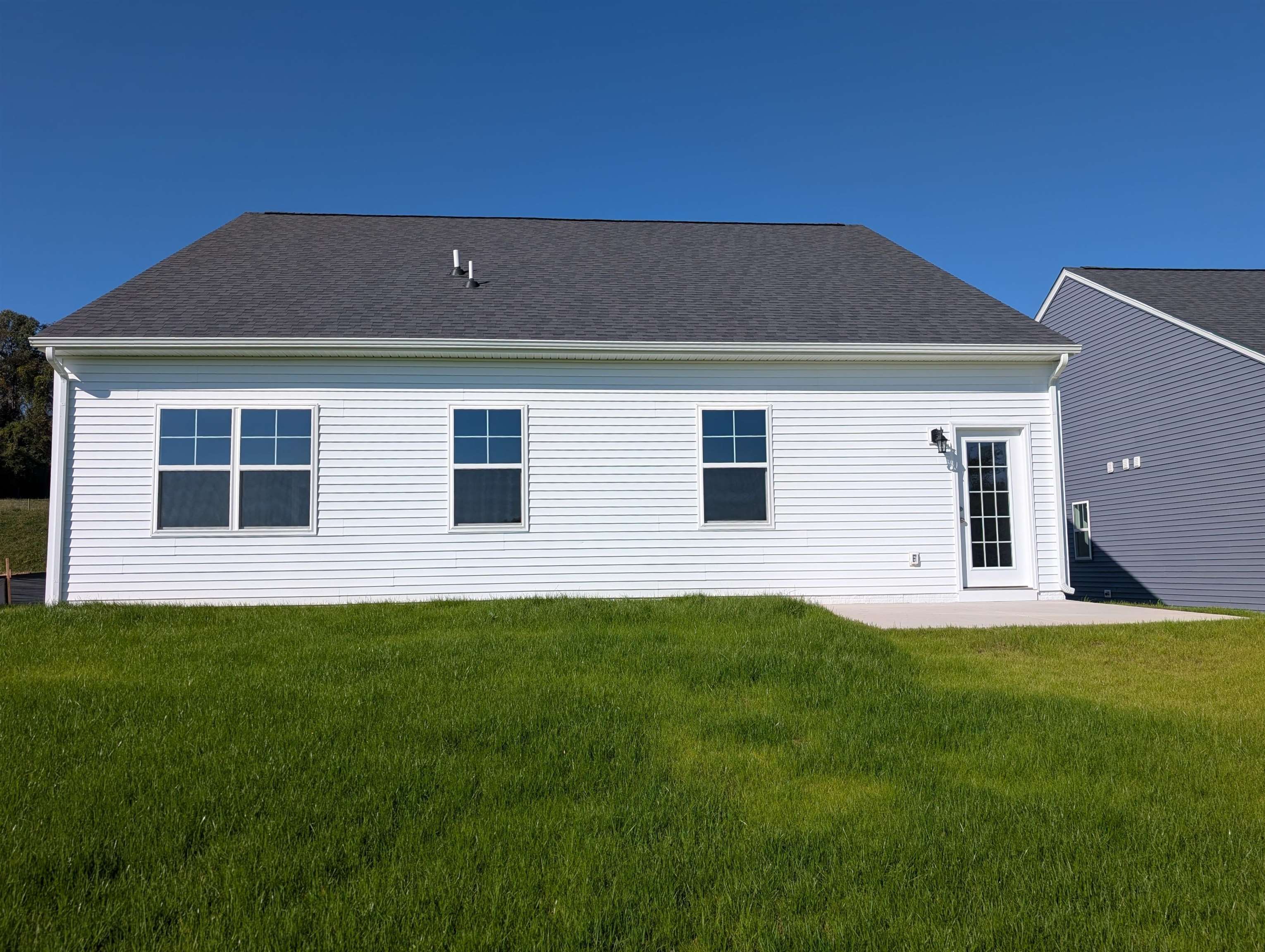 7432 King's Pointe Drive Radford VA 24141