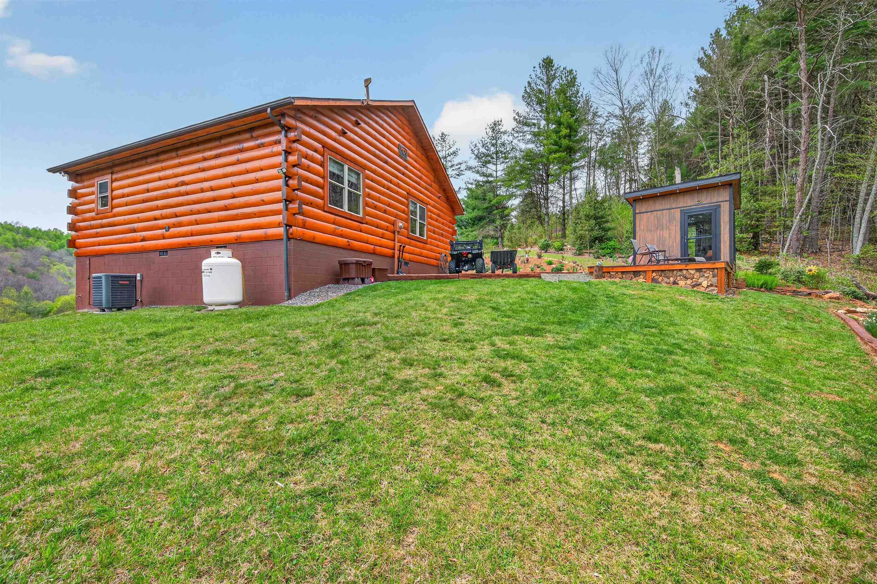 255 Bella Hills Lane Hillsville VA 24343
