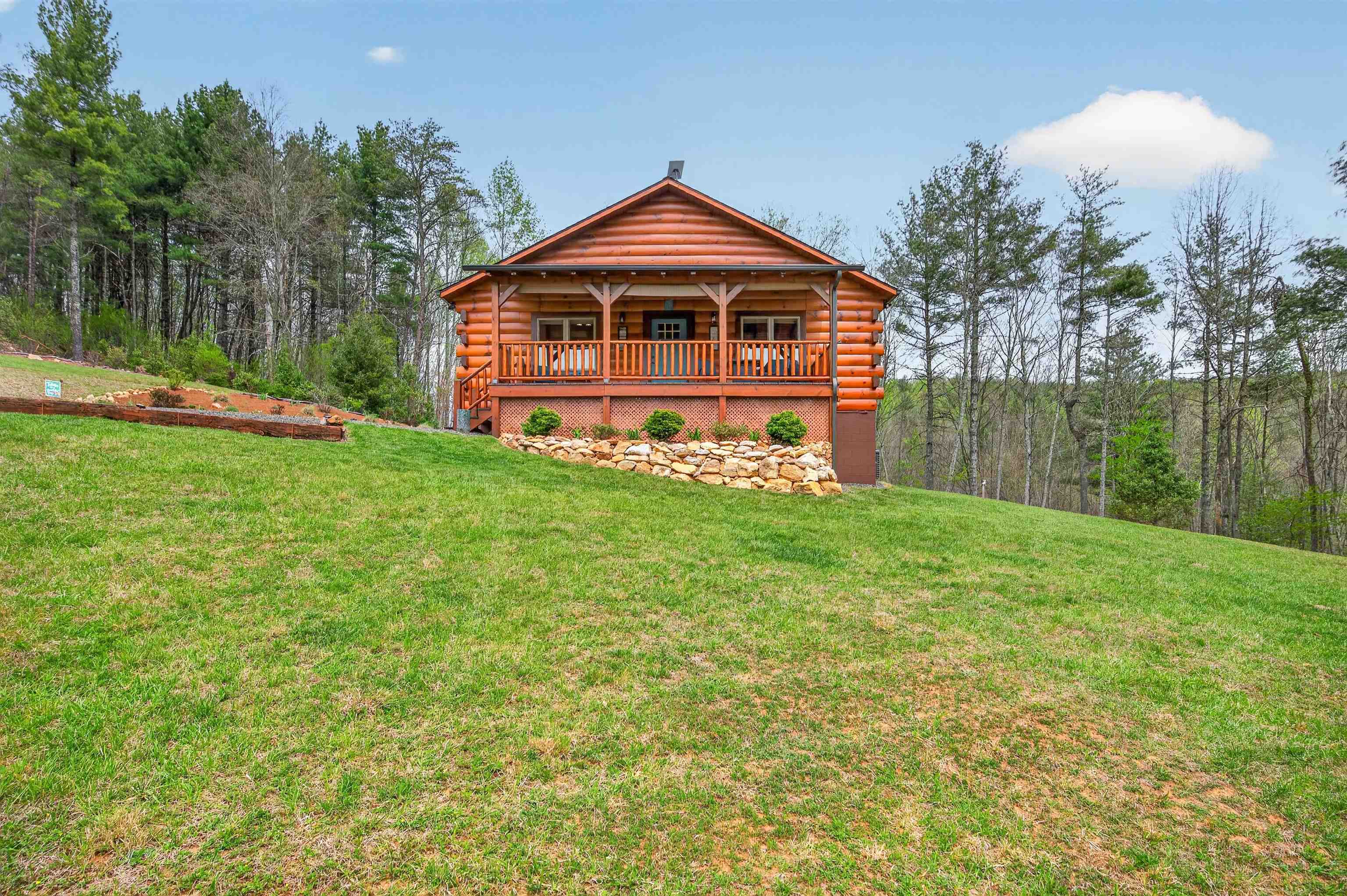 255 Bella Hills Lane Hillsville VA 24343