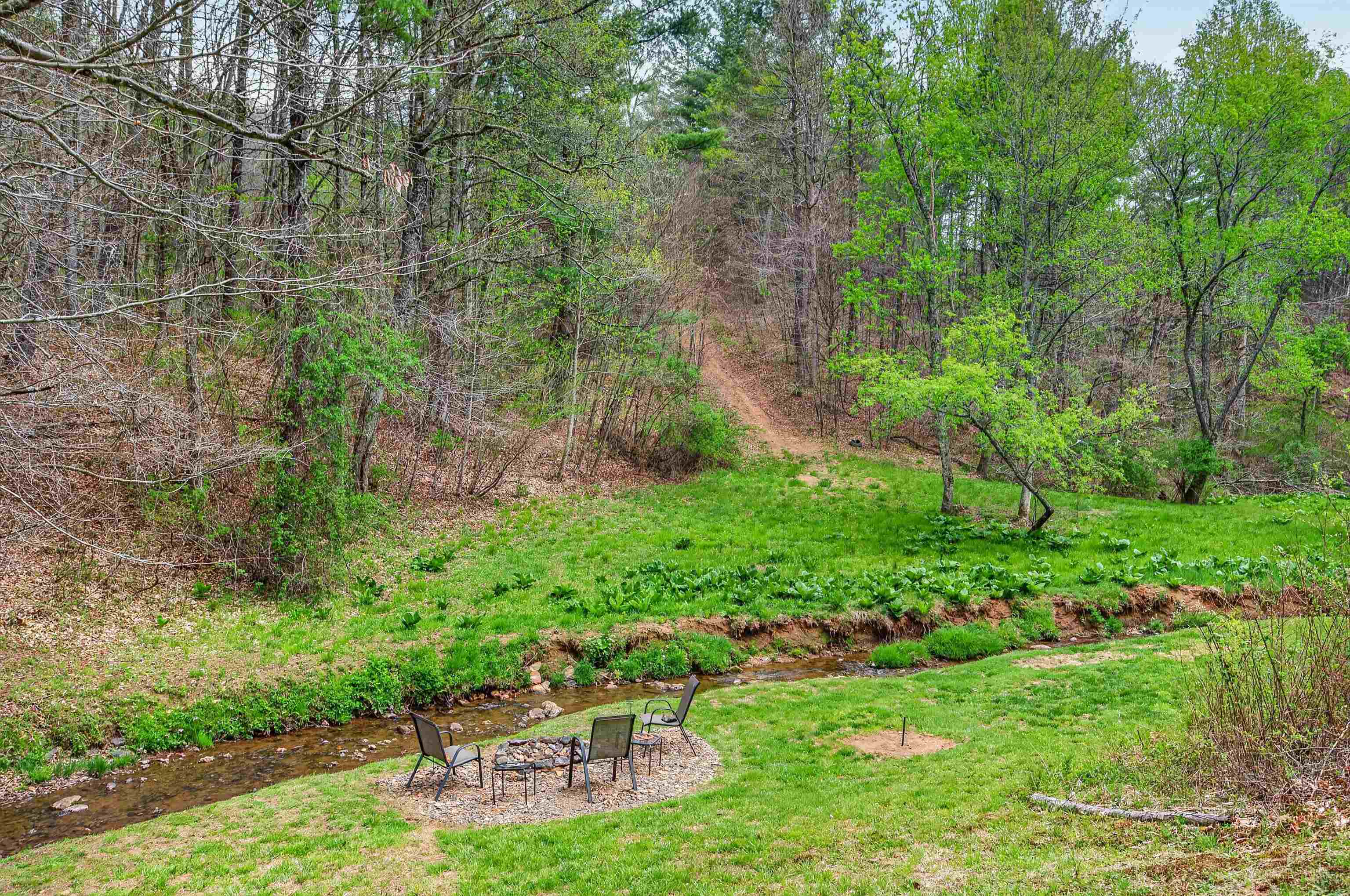 255 Bella Hills Lane Hillsville VA 24343