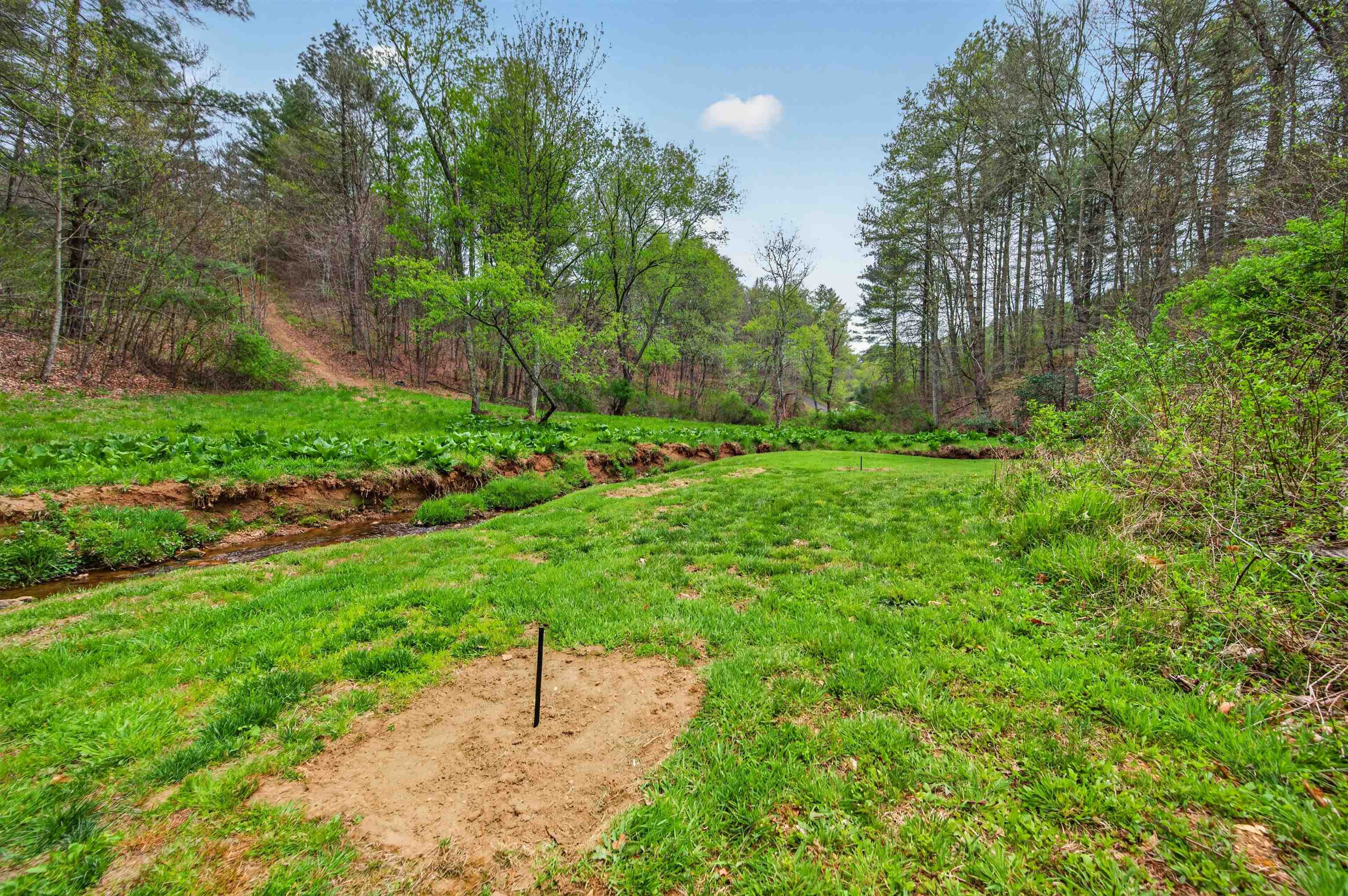 255 Bella Hills Lane Hillsville VA 24343