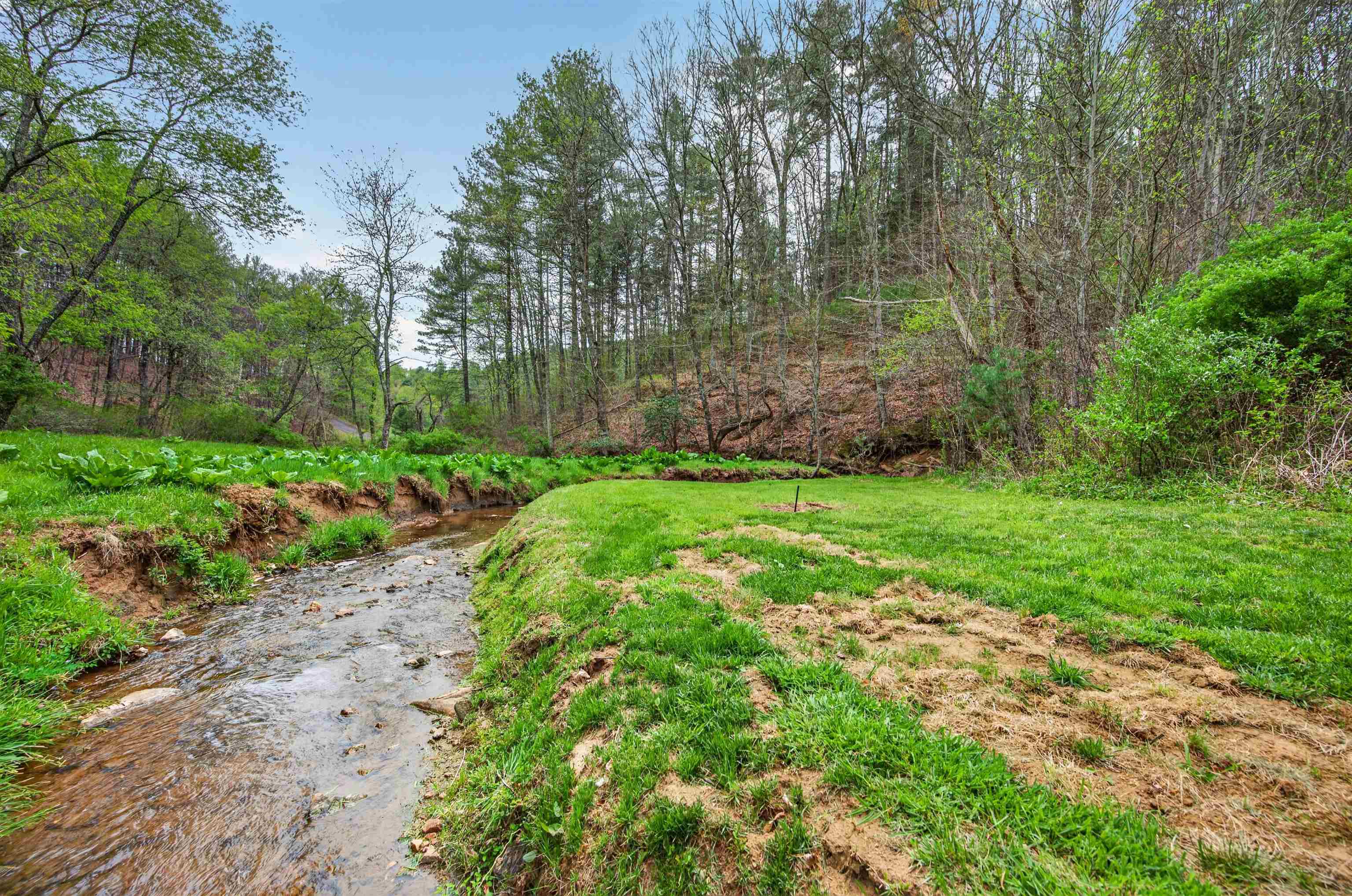 255 Bella Hills Lane Hillsville VA 24343