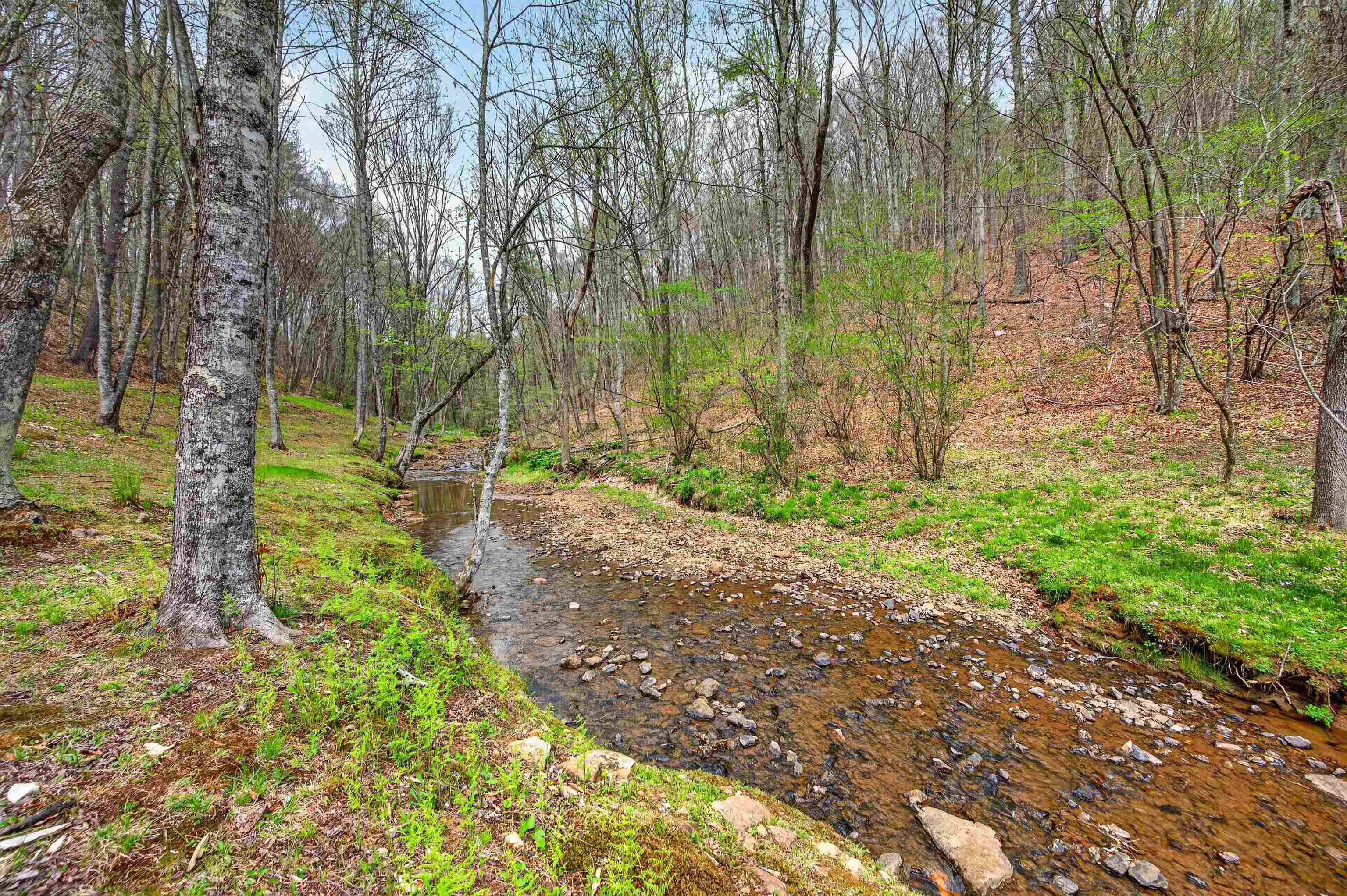 255 Bella Hills Lane Hillsville VA 24343