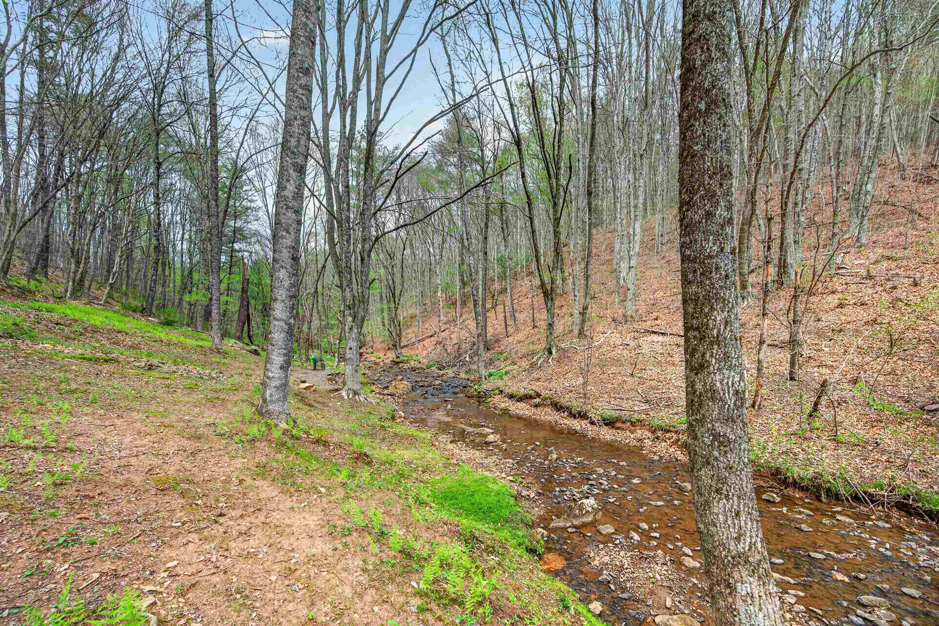 255 Bella Hills Lane Hillsville VA 24343