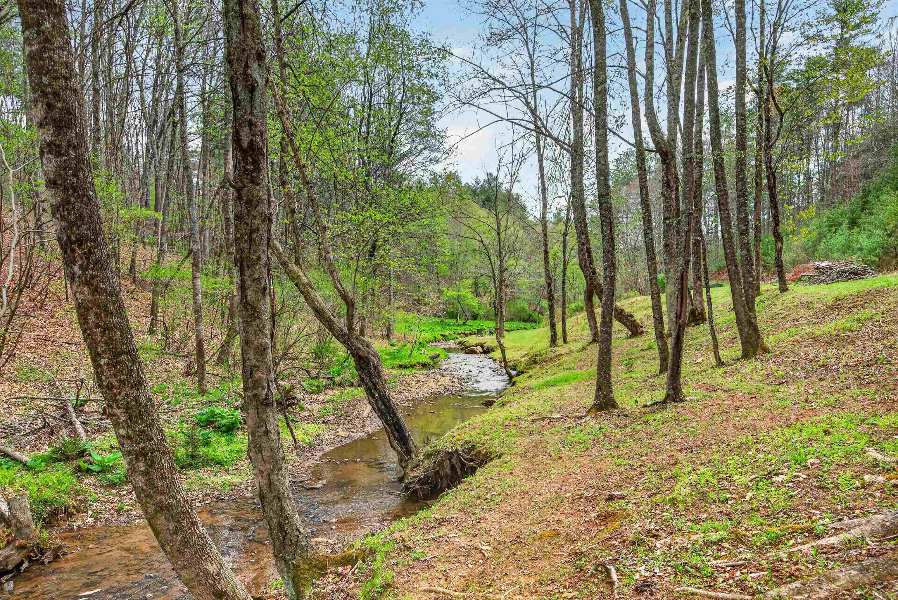 255 Bella Hills Lane Hillsville VA 24343