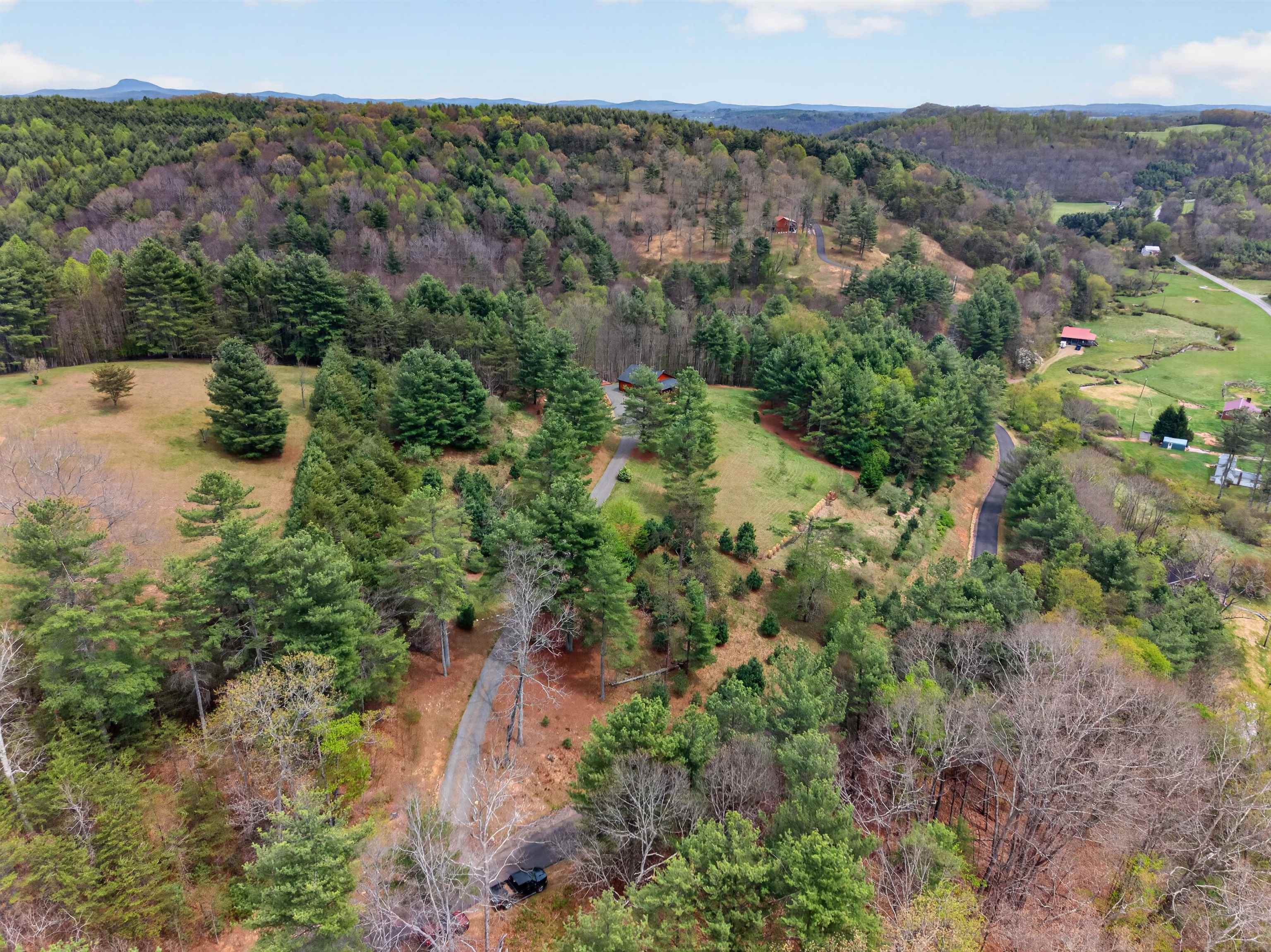 255 Bella Hills Lane Hillsville VA 24343