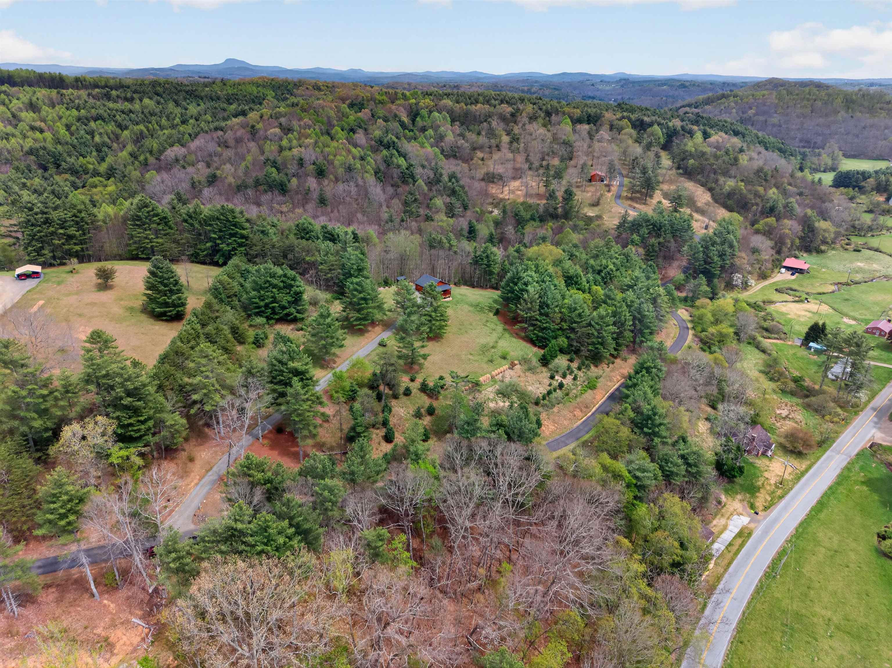 255 Bella Hills Lane Hillsville VA 24343