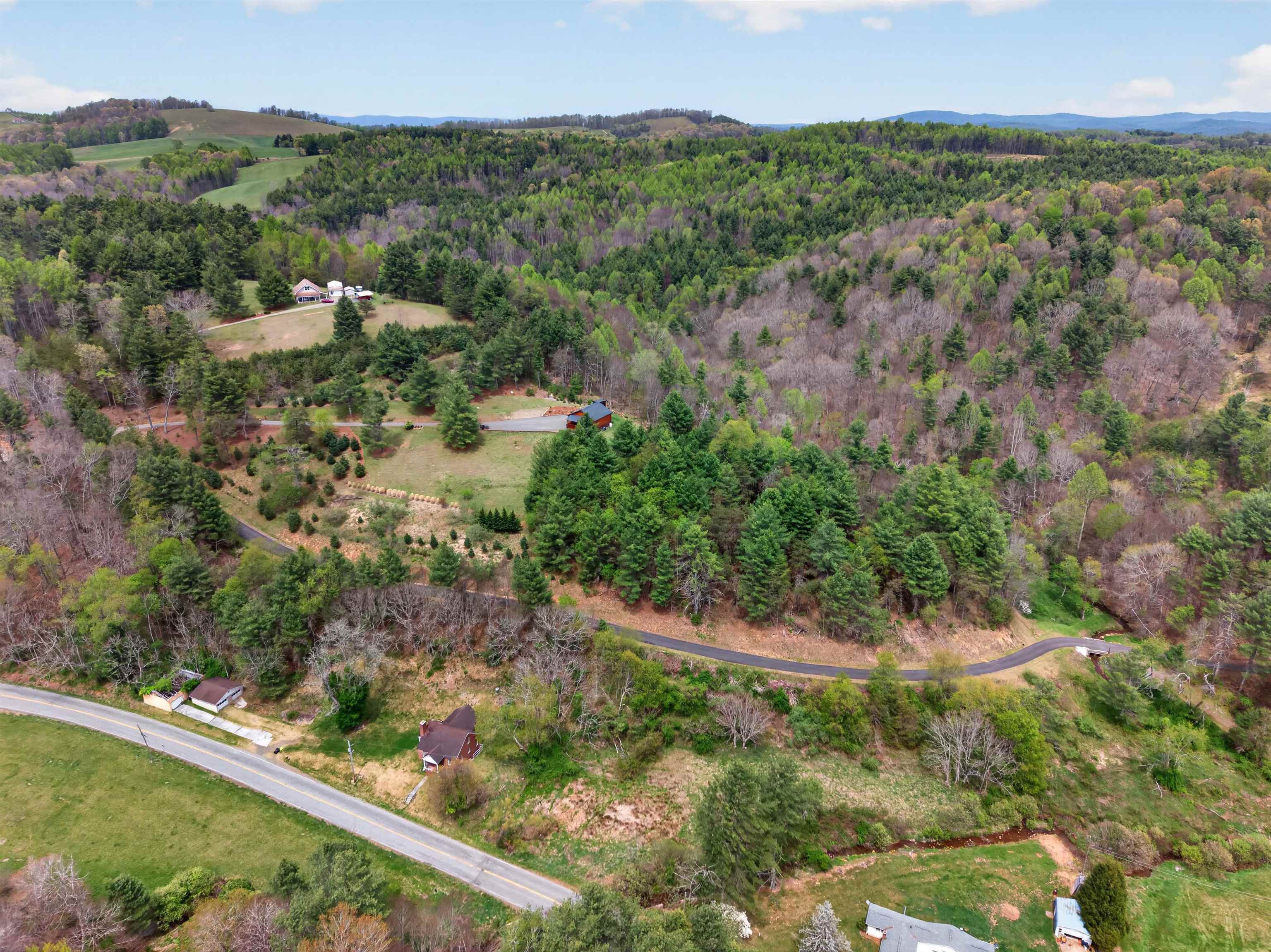 255 Bella Hills Lane Hillsville VA 24343