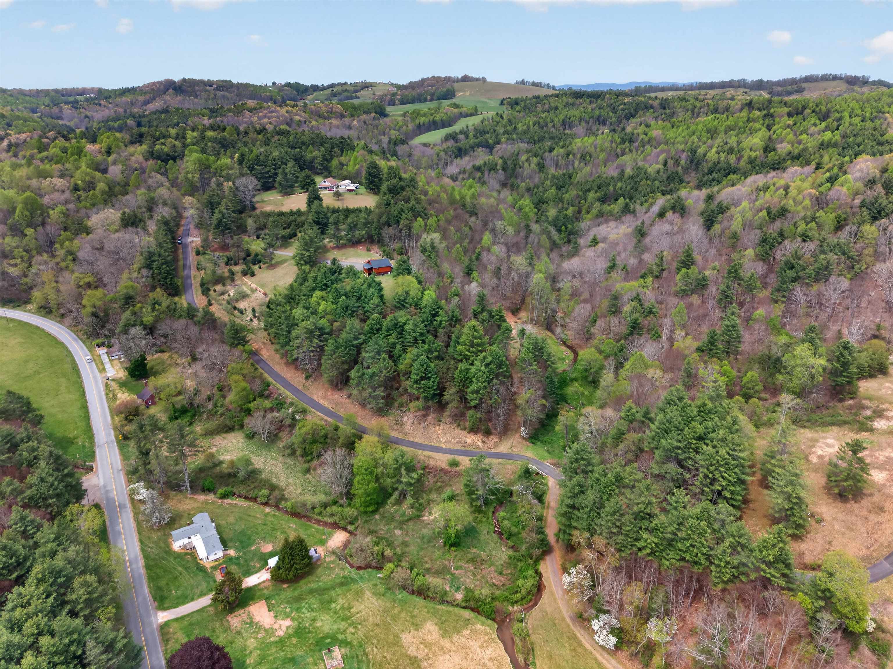 255 Bella Hills Lane Hillsville VA 24343