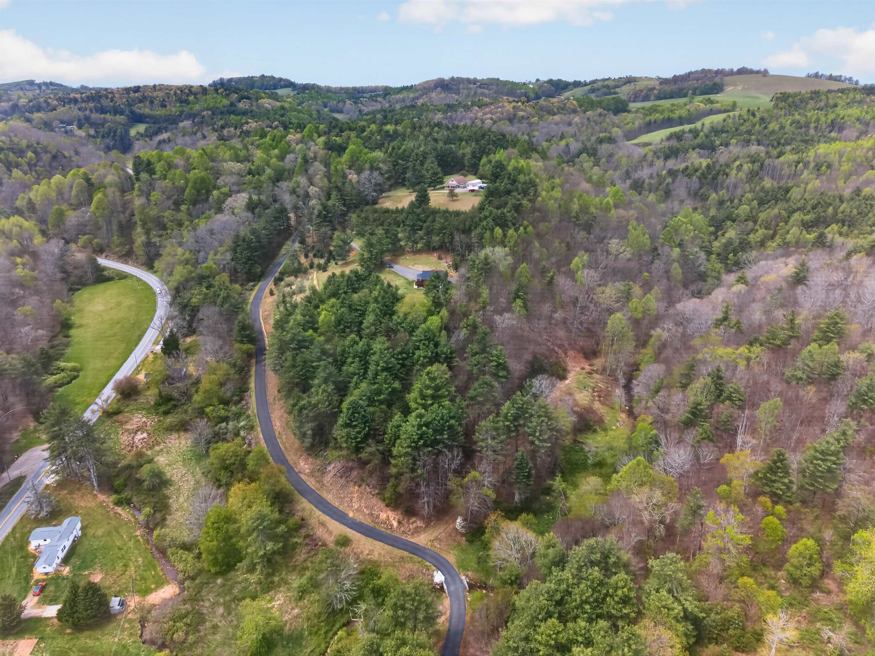 255 Bella Hills Lane Hillsville VA 24343