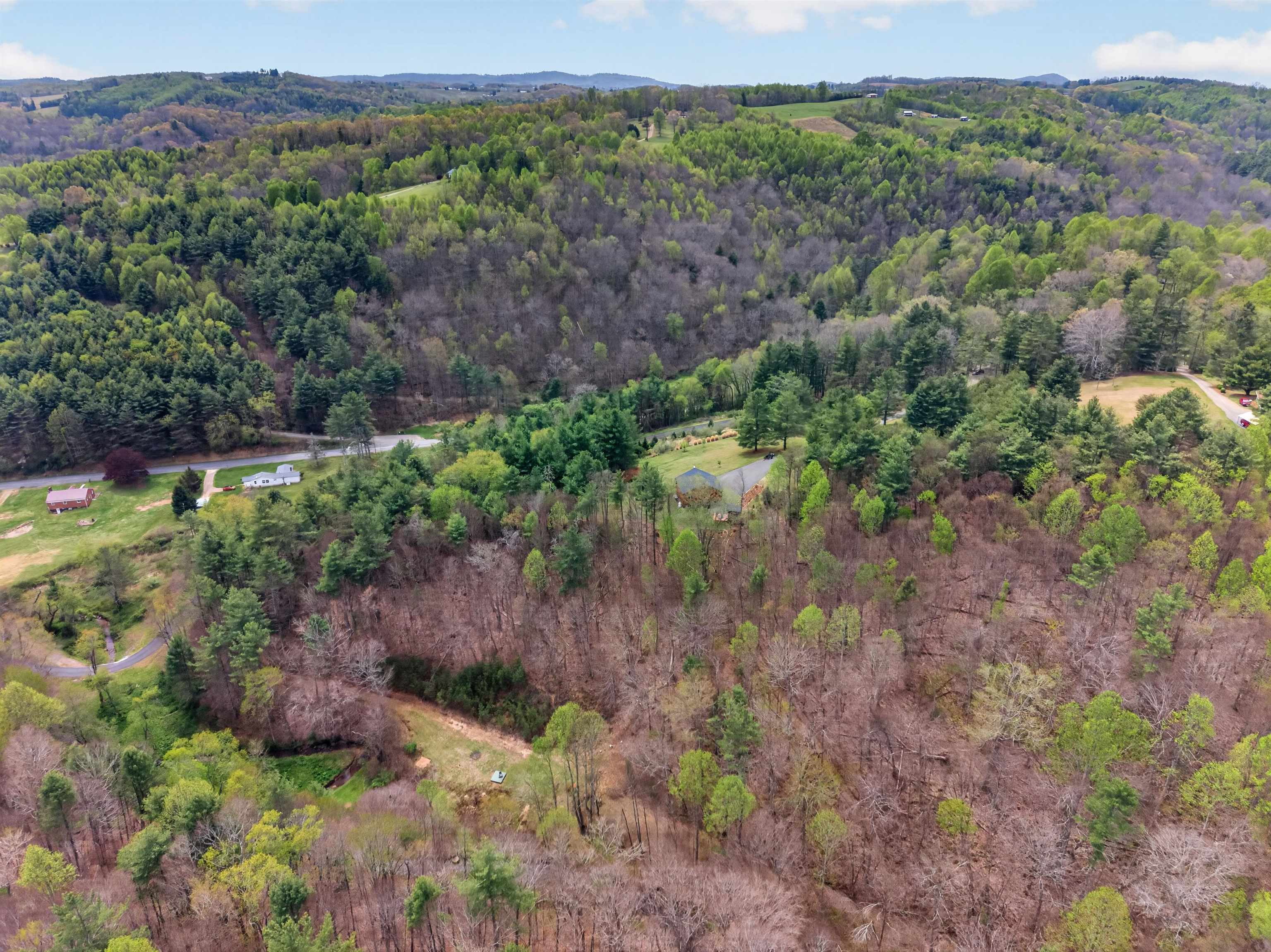 255 Bella Hills Lane Hillsville VA 24343
