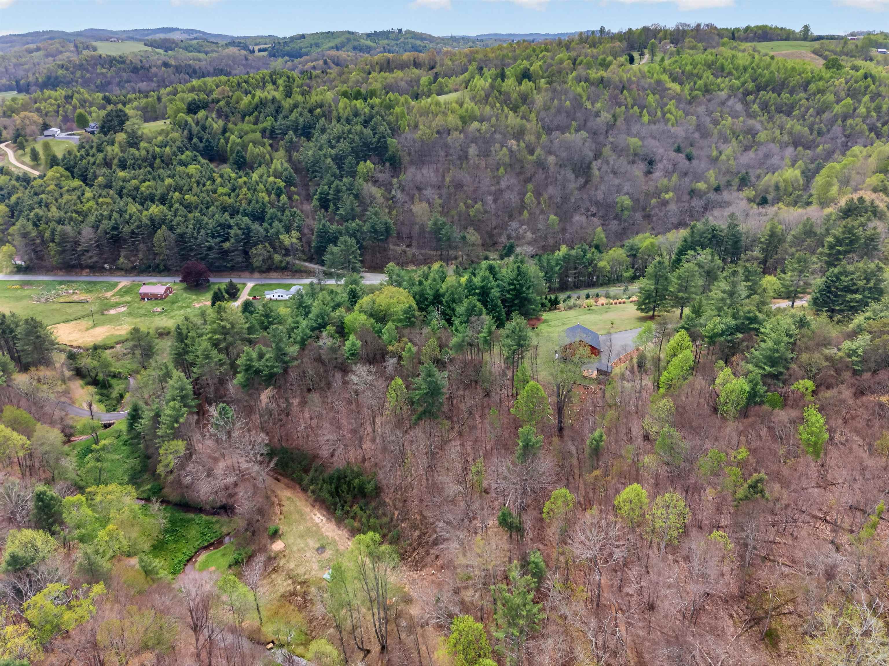 255 Bella Hills Lane Hillsville VA 24343