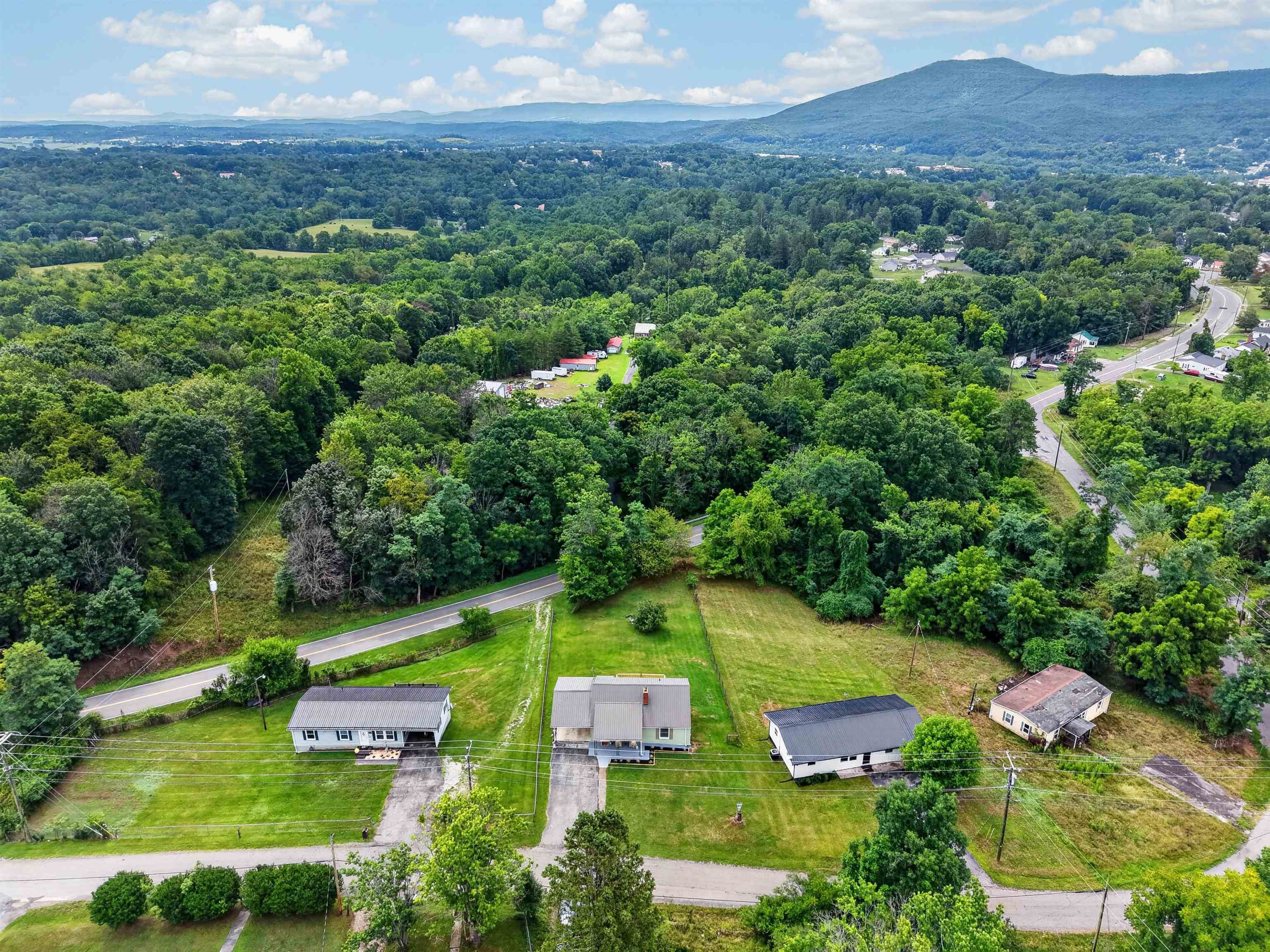 4416 Jake Buford Avenue Pulaski VA 24301