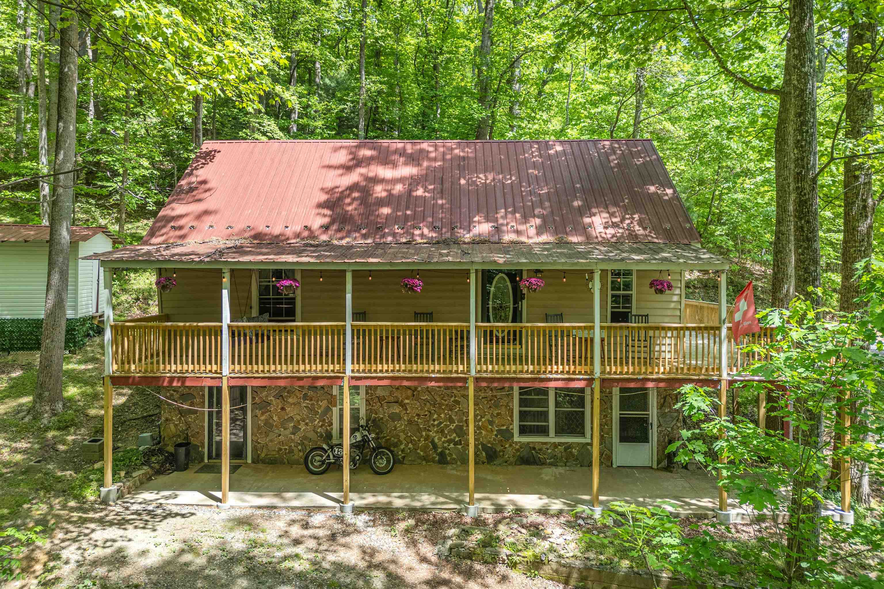 57 Buck Fever Lane Cana VA 24317