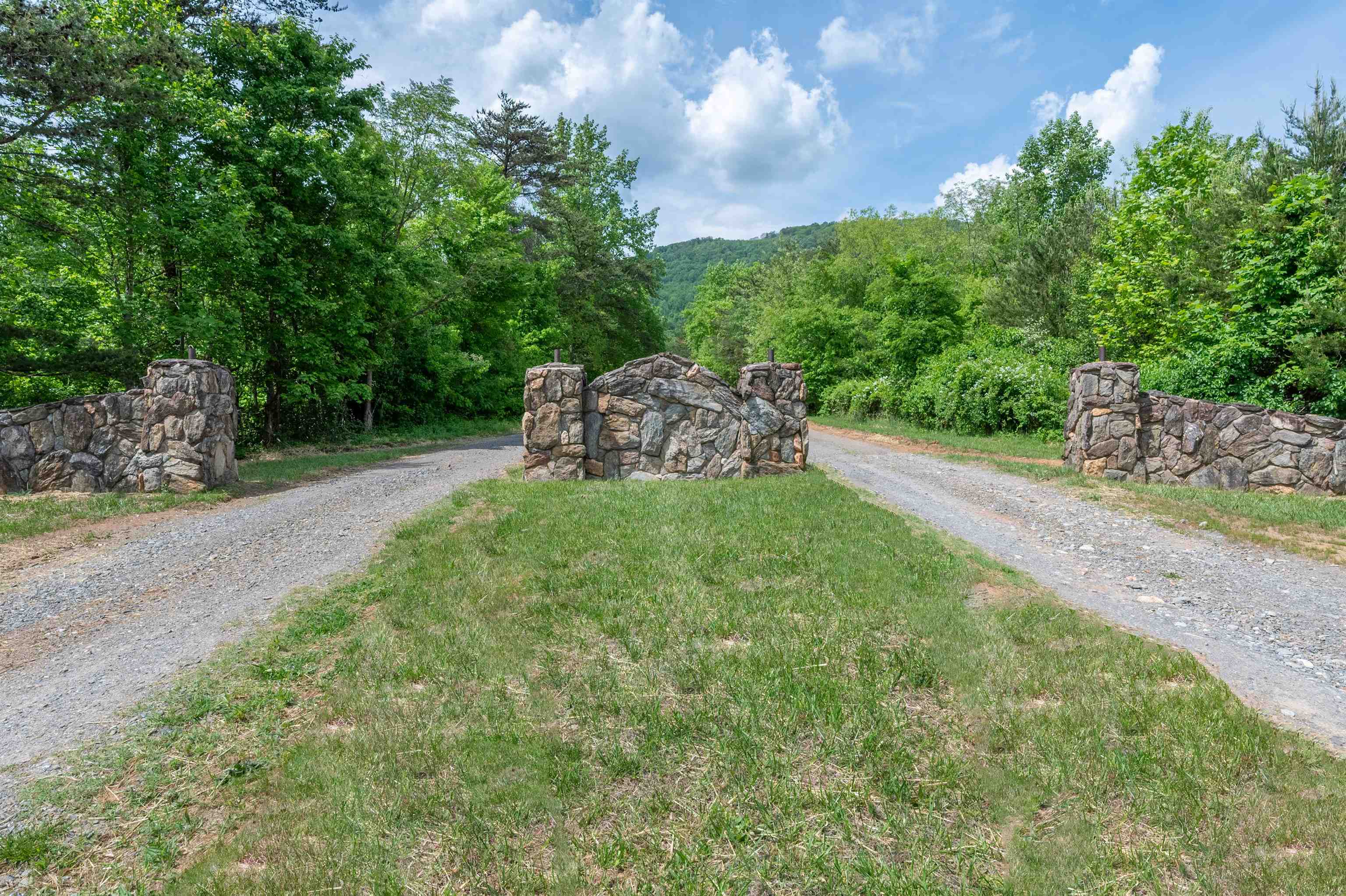 57 Buck Fever Lane Cana VA 24317