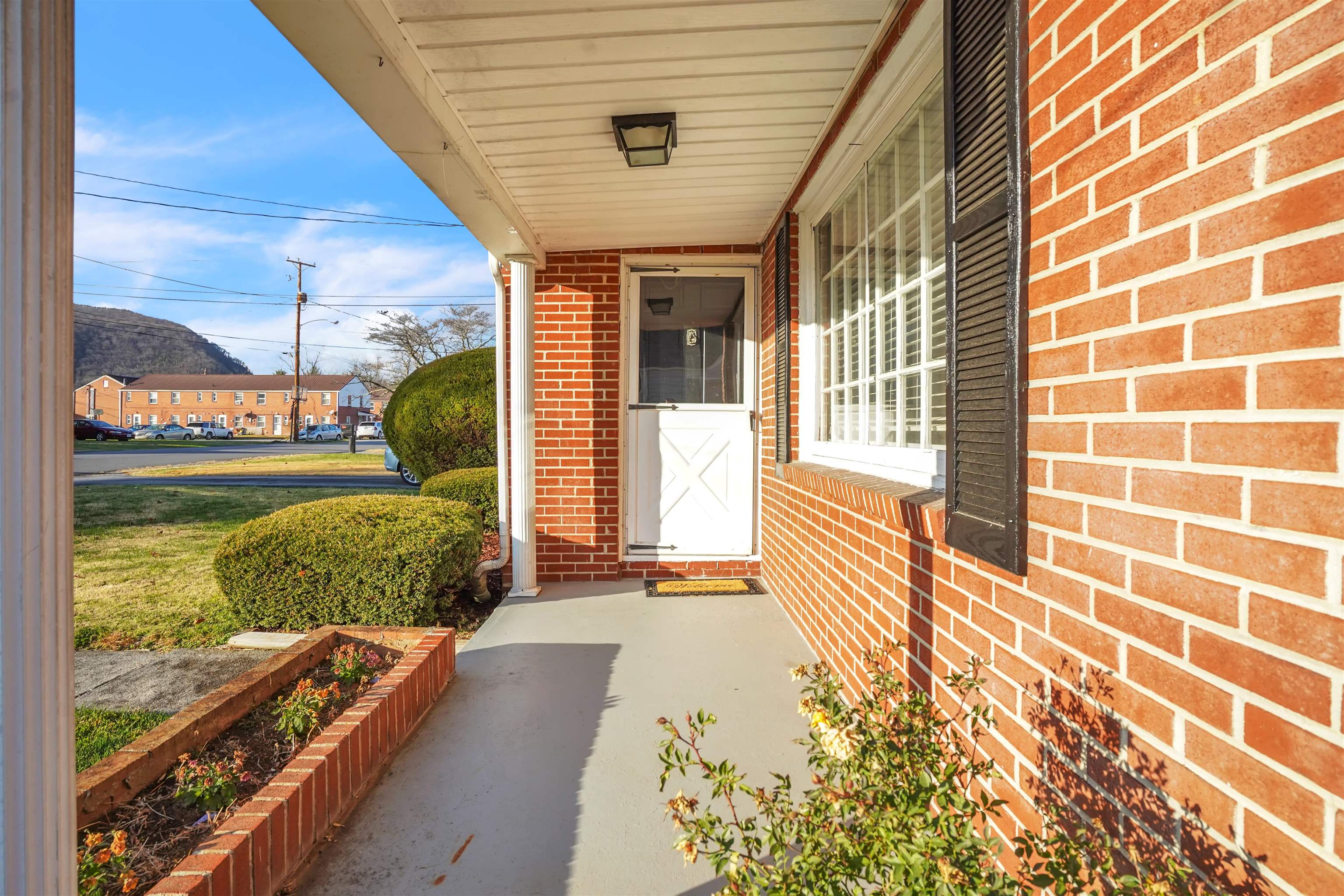 108 Allen Street Narrows VA 24124