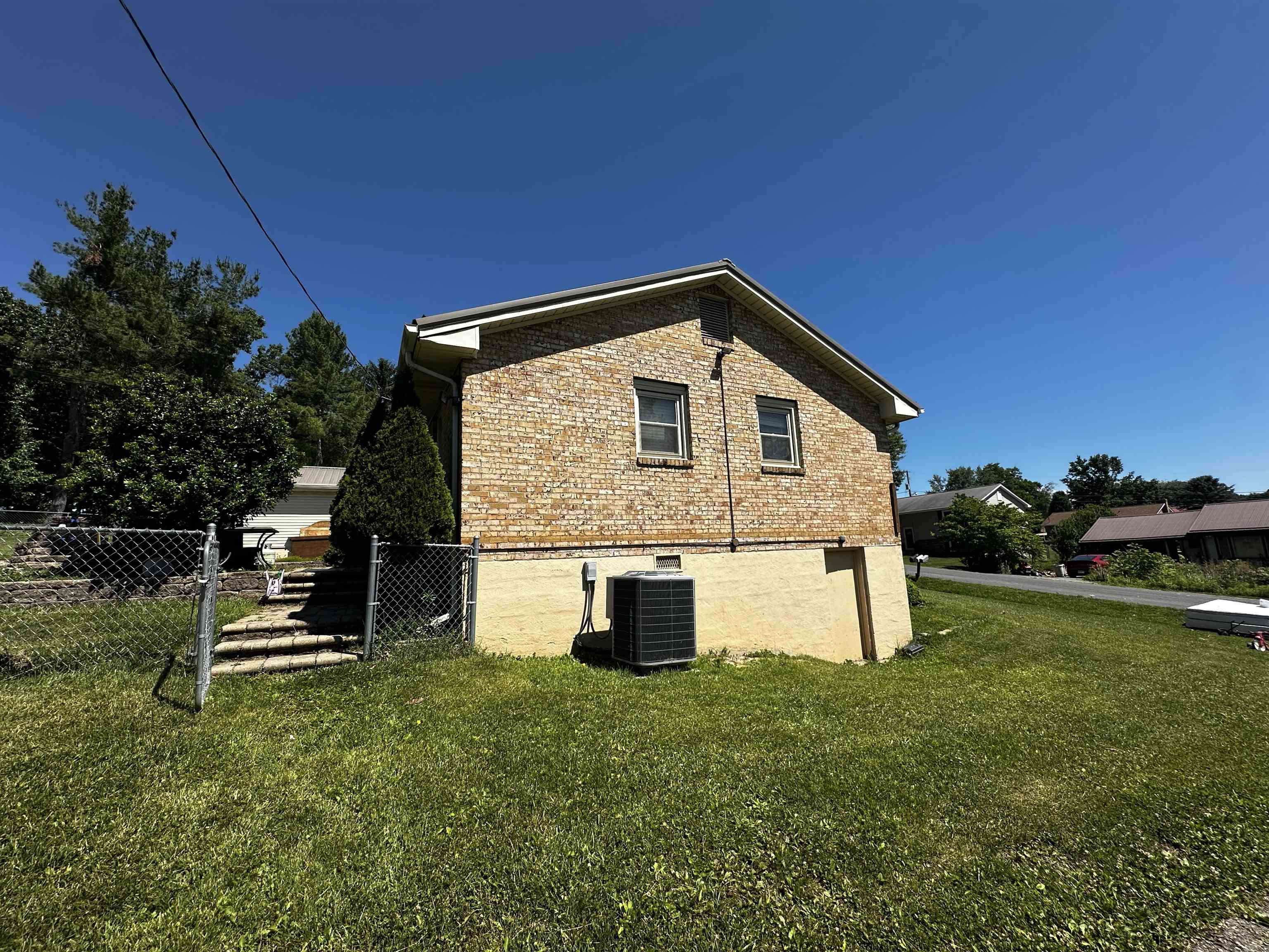 6061 Dolphus Avenue Dublin VA 24084