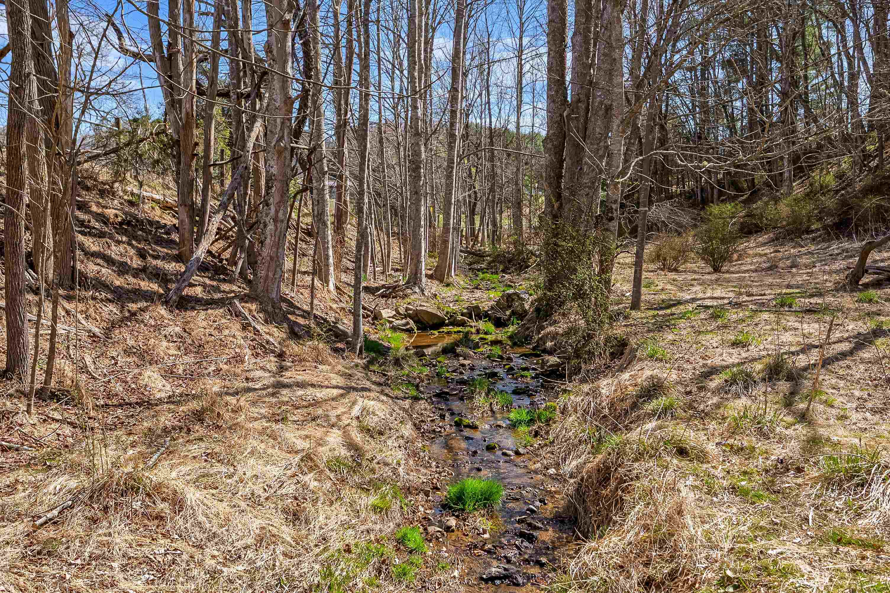 2875 Sylvatus Smith Road Hillsville VA 24343
